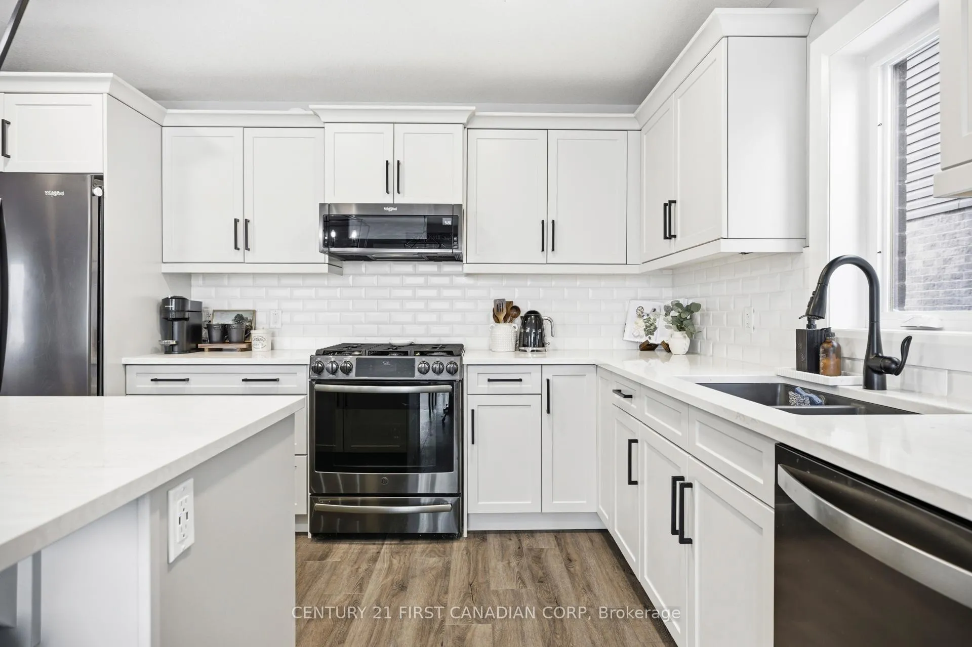 Photo 9 of 144 Gilmour Drive, Lucan Biddulph, Lucan — HOMEH