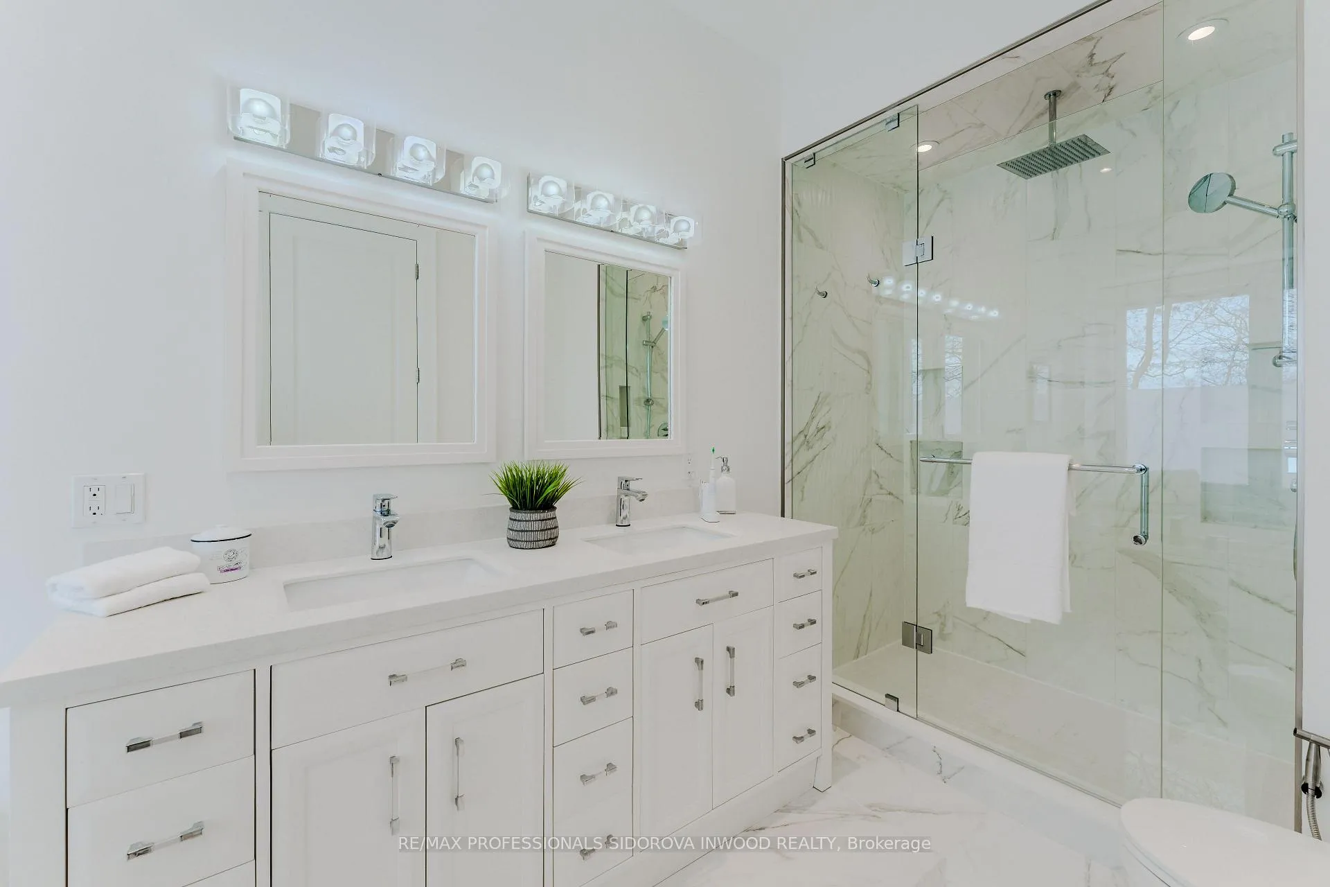 Photo 22 of 57 Lavinia Avenue, Toronto, High Park-Swansea — HOMEH