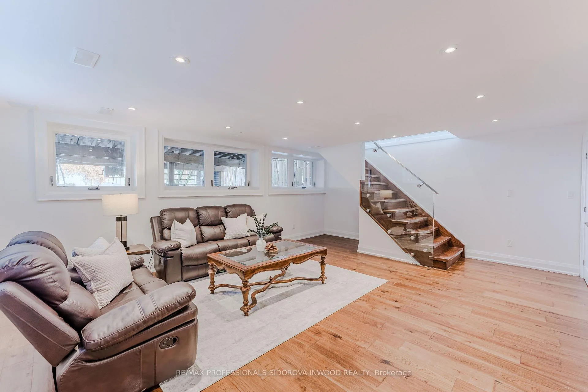 Photo 29 of 57 Lavinia Avenue, Toronto, High Park-Swansea — HOMEH