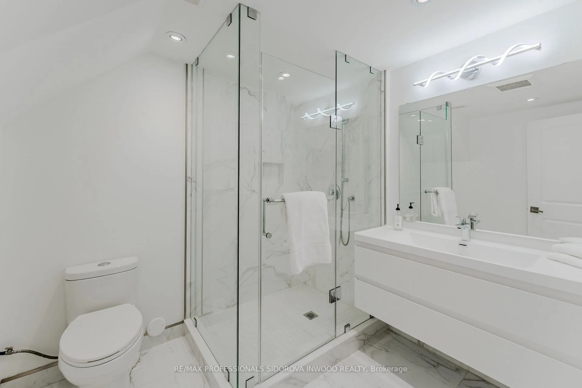 Photo 34 of 57 Lavinia Avenue, Toronto, High Park-Swansea — HOMEH