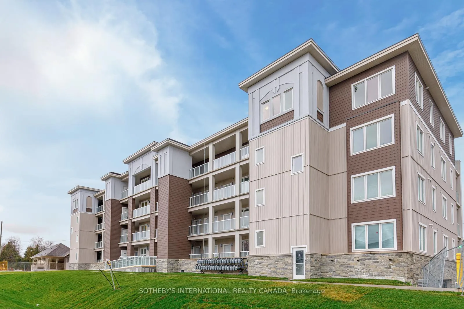 Photo 2 of Unit 307, 17 Spooner Crescent, Collingwood — HOMEH