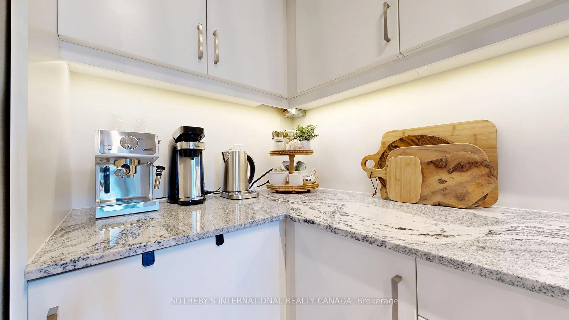Photo 8 of Unit 307, 17 Spooner Crescent, Collingwood — HOMEH