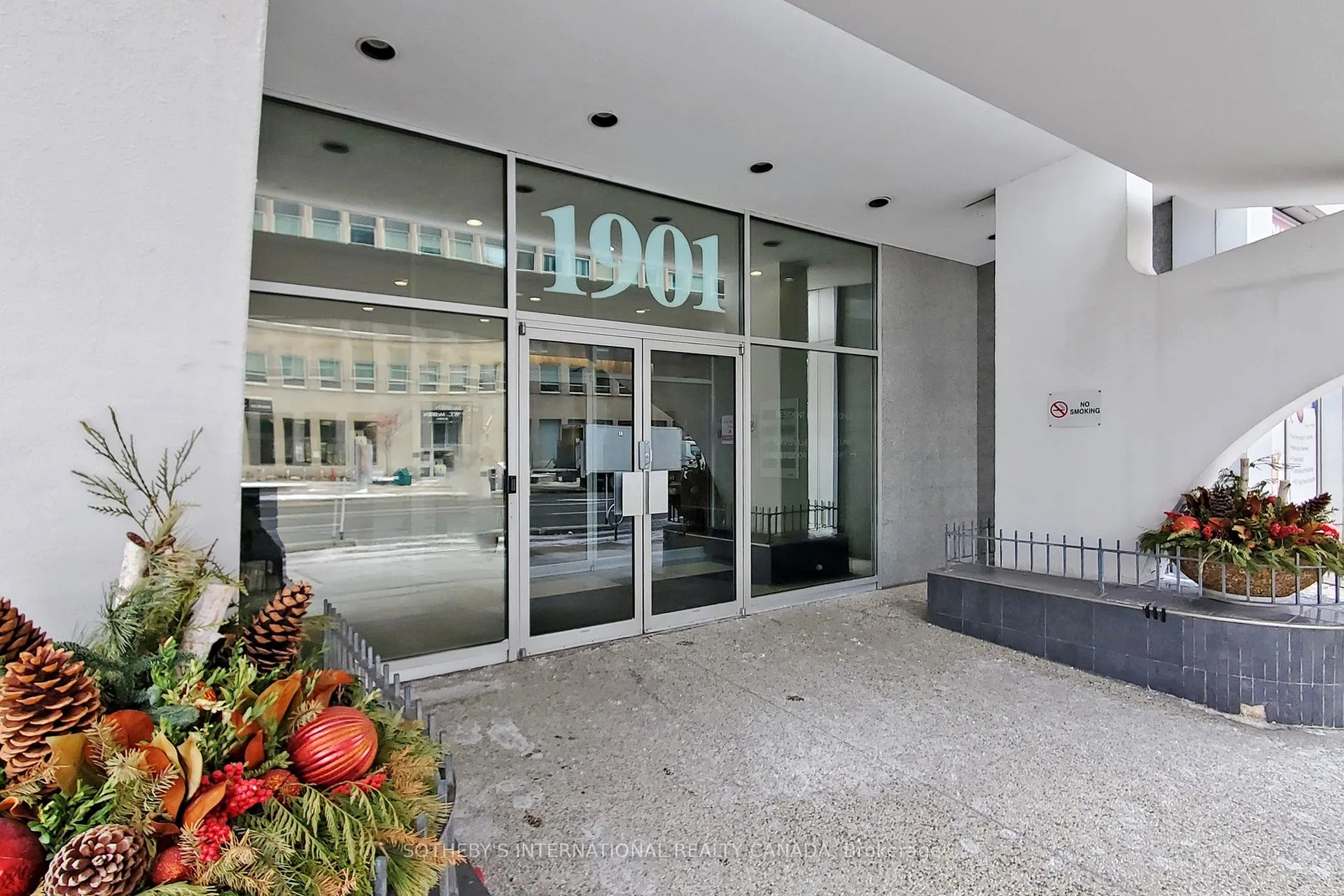 Photo 3 of Unit 305, 1901 Yonge Street, Toronto, Mount Pleasant West — HOMEH