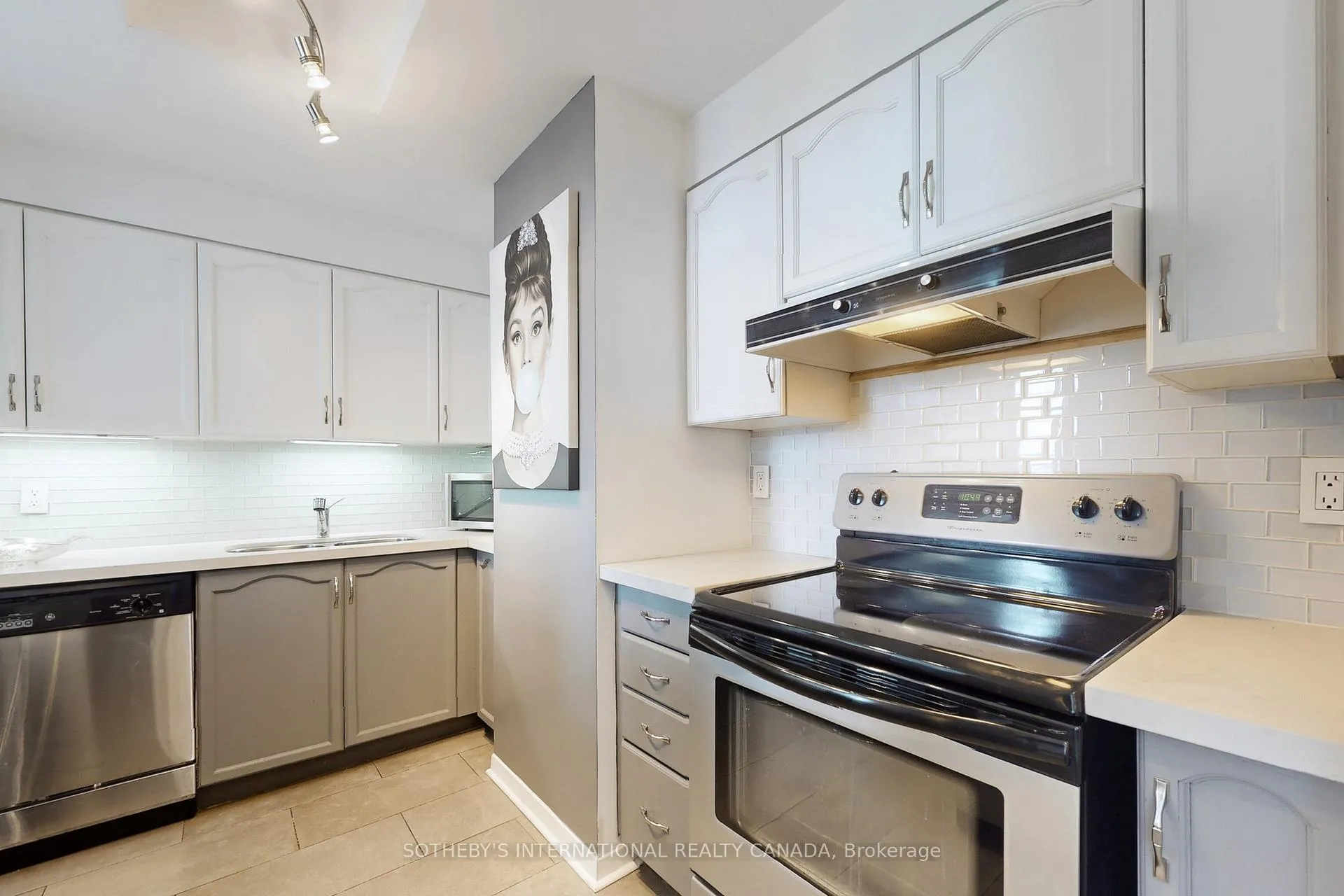 Photo 15 of Unit 305, 1901 Yonge Street, Toronto, Mount Pleasant West — HOMEH