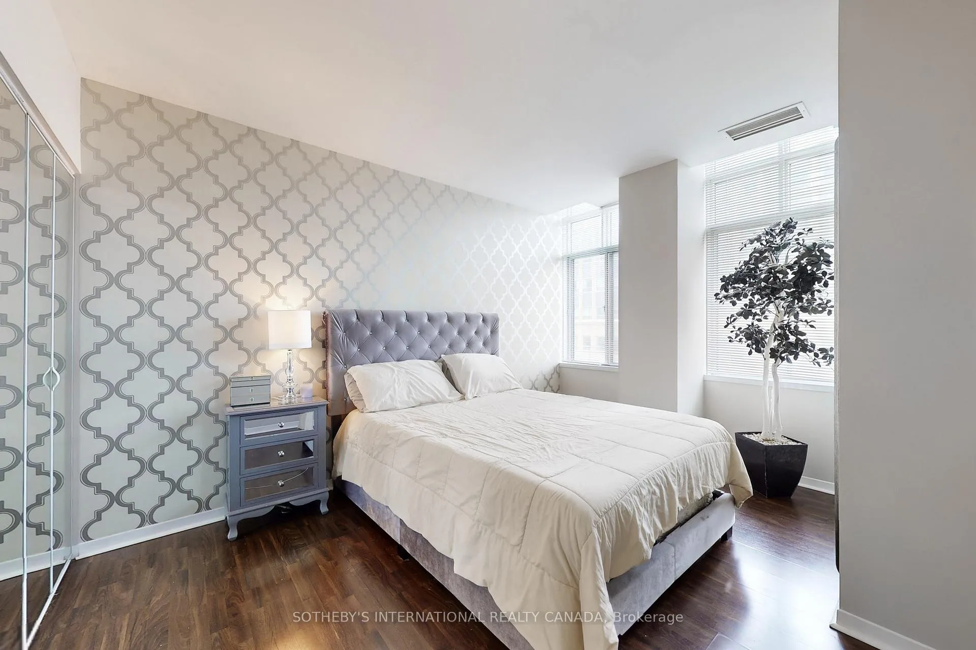 Photo 19 of Unit 305, 1901 Yonge Street, Toronto, Mount Pleasant West — HOMEH