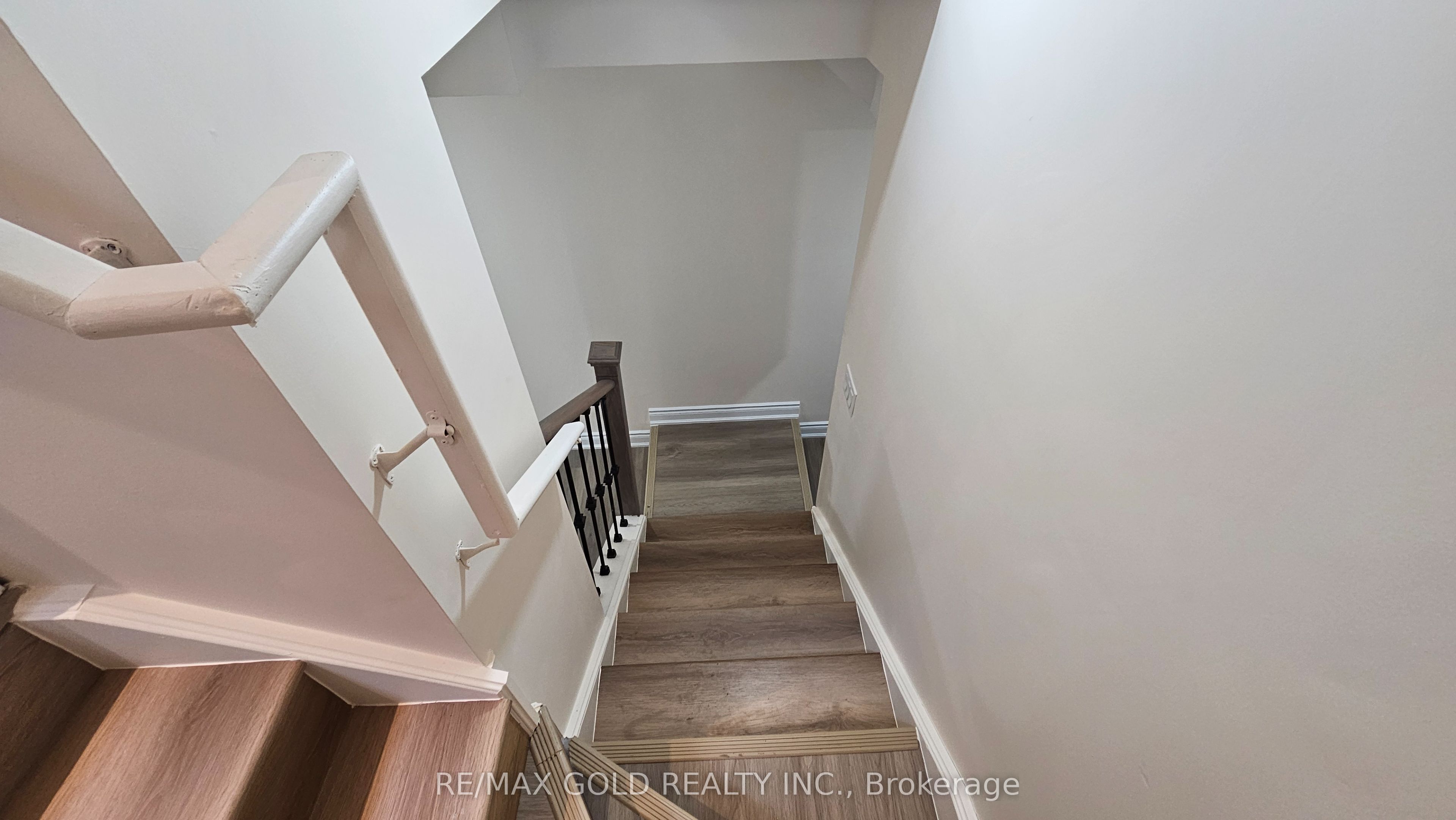 Photo 4 of Unit Bsmt #1, 27 Lippa Drive, Caledon, Rural Caledon — HOMEH