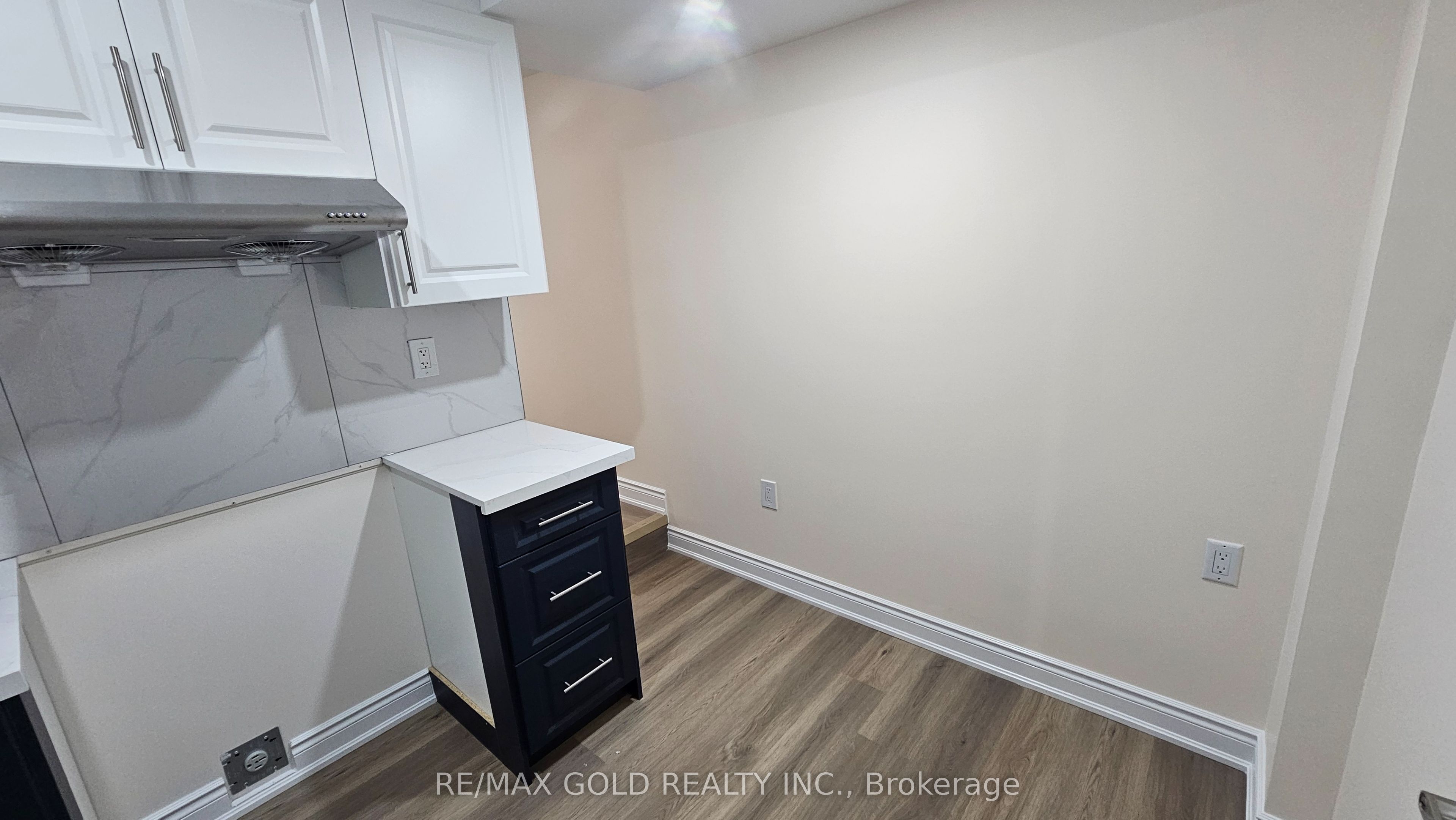 Photo 14 of Unit Bsmt #1, 27 Lippa Drive, Caledon, Rural Caledon — HOMEH