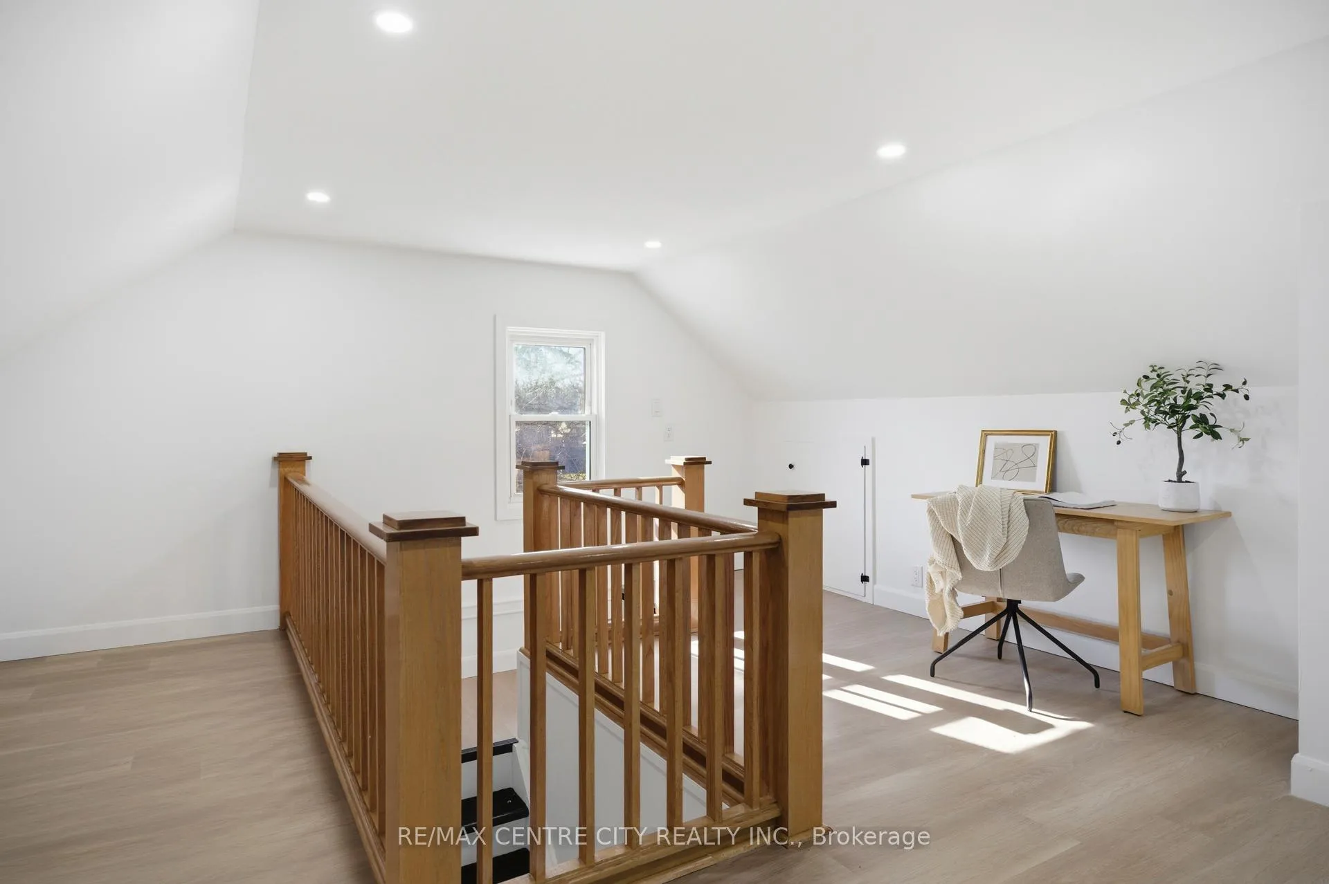 Photo 13 of 70 Main Street, West Elgin, West Lorne — HOMEH