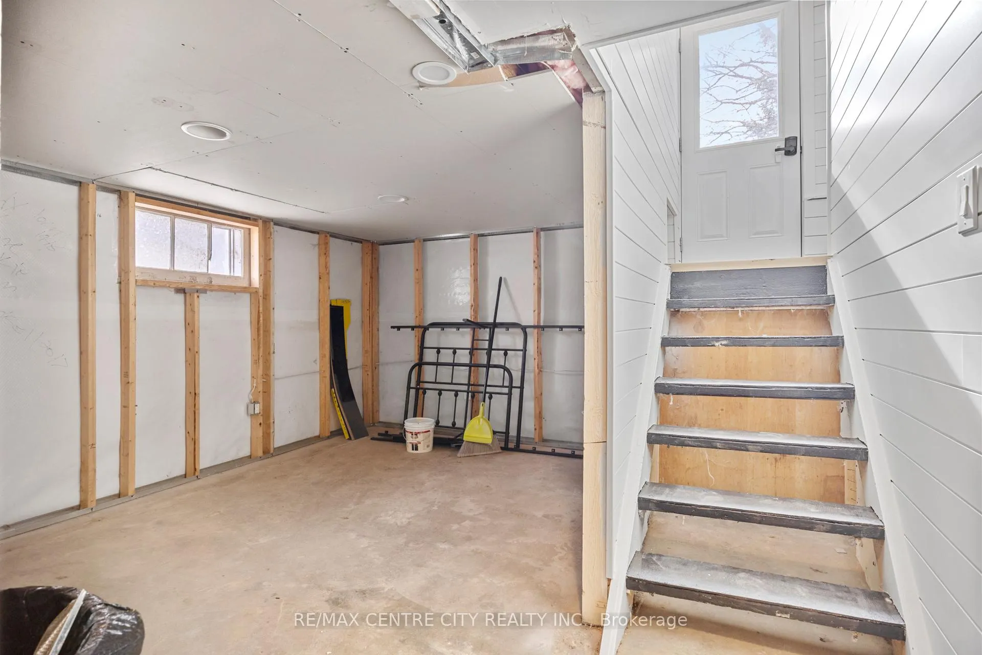 Photo 18 of 70 Main Street, West Elgin, West Lorne — HOMEH