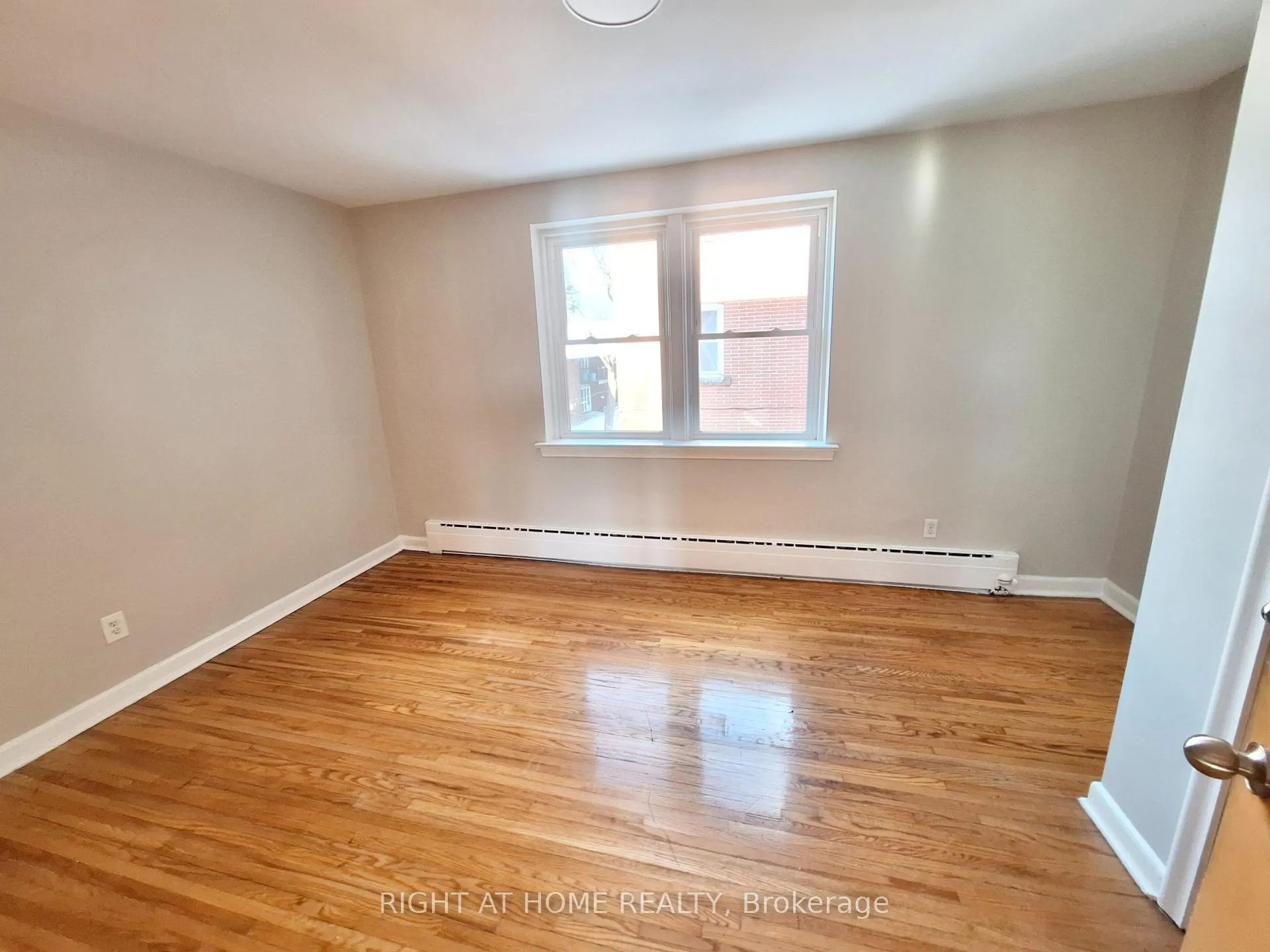 Photo 3 of Unit 201, 1 Osler Court, Hamilton, Dundas — HOMEH