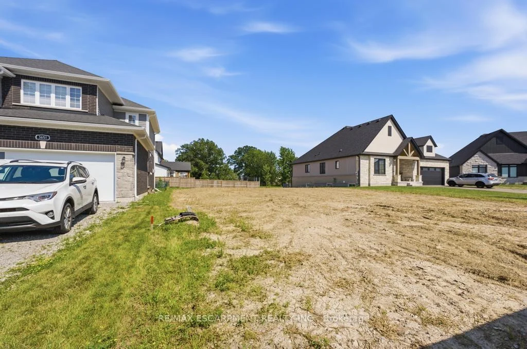 Photo 2 of 3647 Vosburge Place, Lincoln, Beamsville — HOMEH