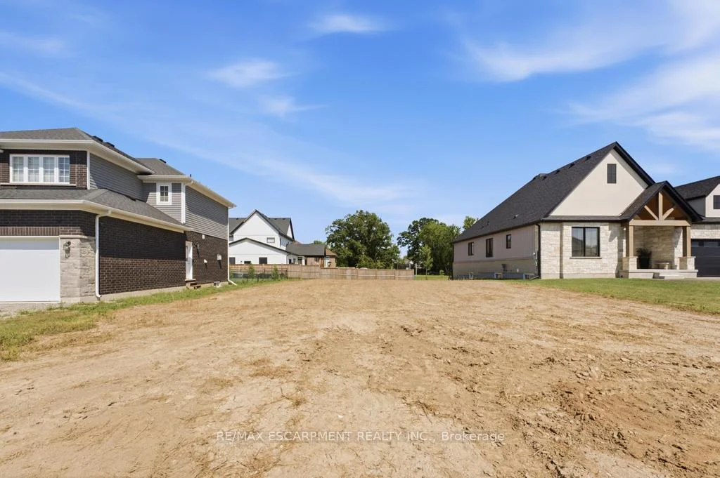 Photo 3 of 3647 Vosburge Place, Lincoln, Beamsville — HOMEH