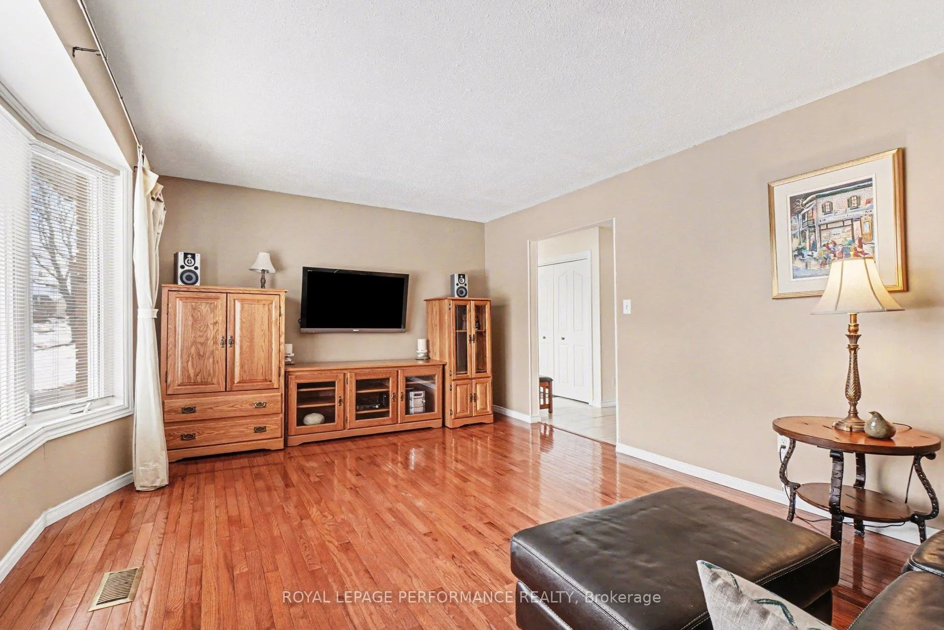 Photo 5 of 299 Mockingbird Drive, Ottawa, Chatelaine Village — HOMEH