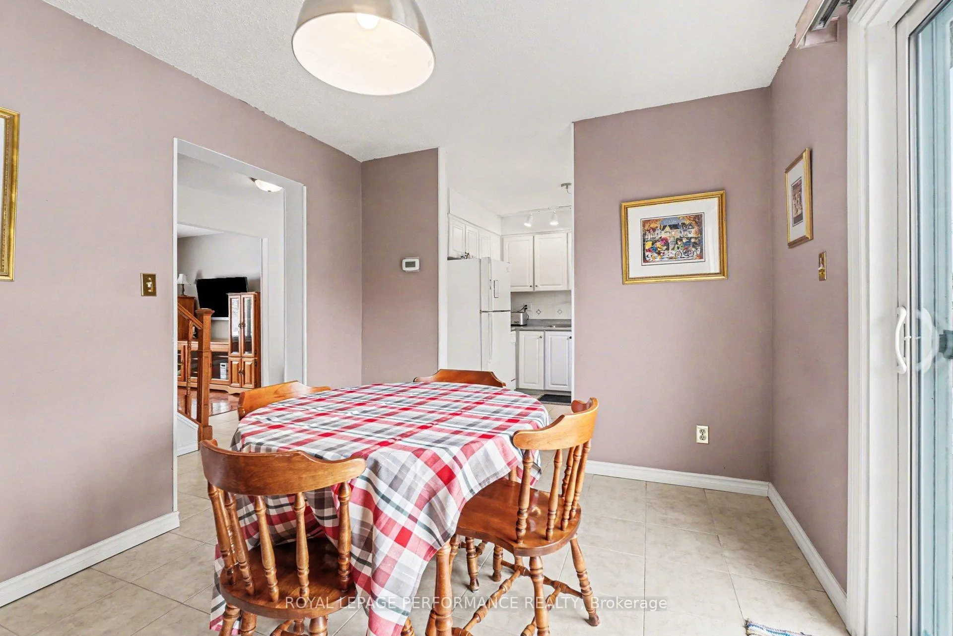 Photo 11 of 299 Mockingbird Drive, Ottawa, Chatelaine Village — HOMEH