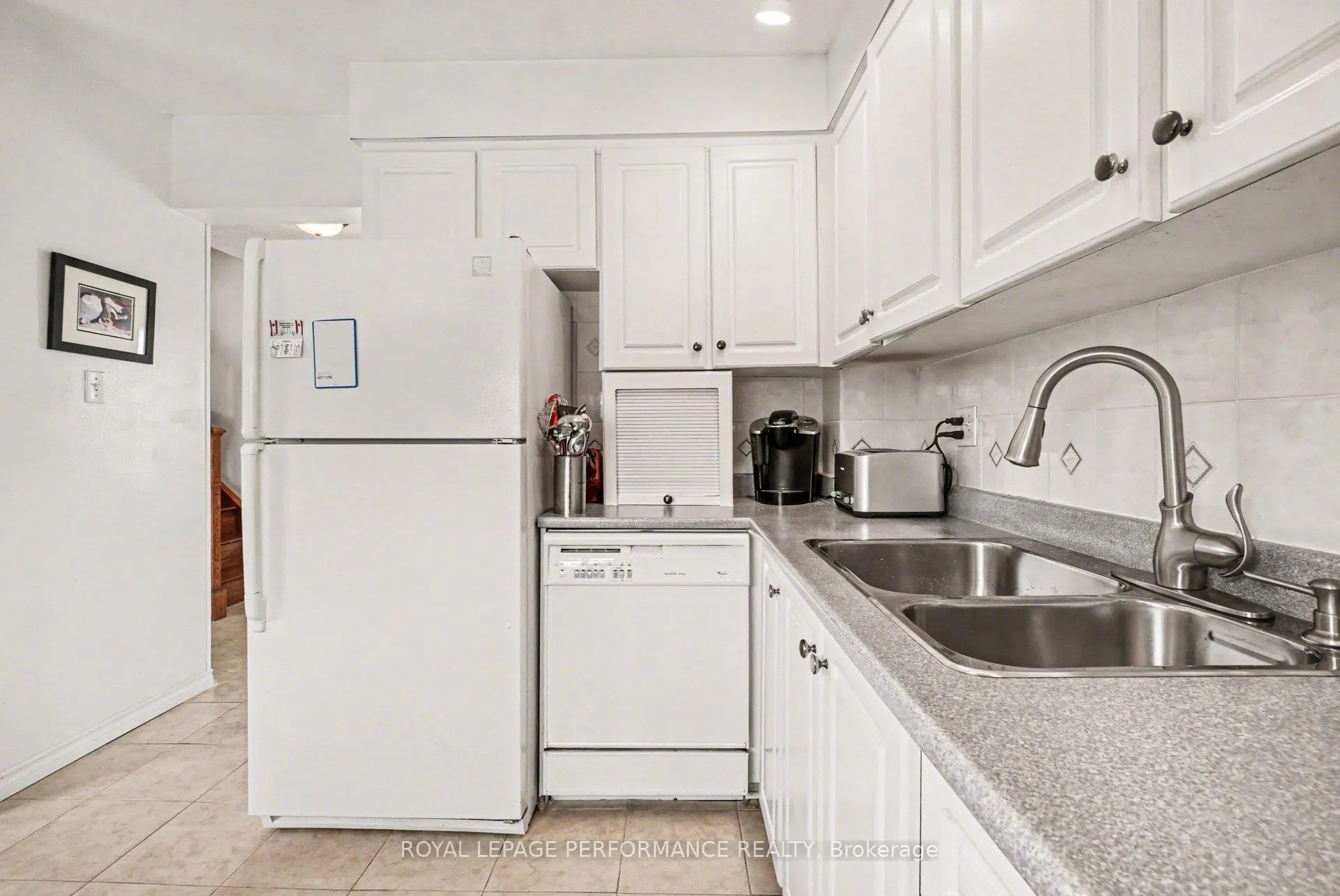Photo 15 of 299 Mockingbird Drive, Ottawa, Chatelaine Village — HOMEH