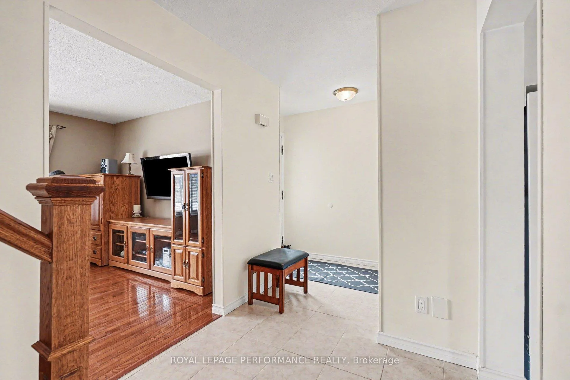 Photo 26 of 299 Mockingbird Drive, Ottawa, Chatelaine Village — HOMEH