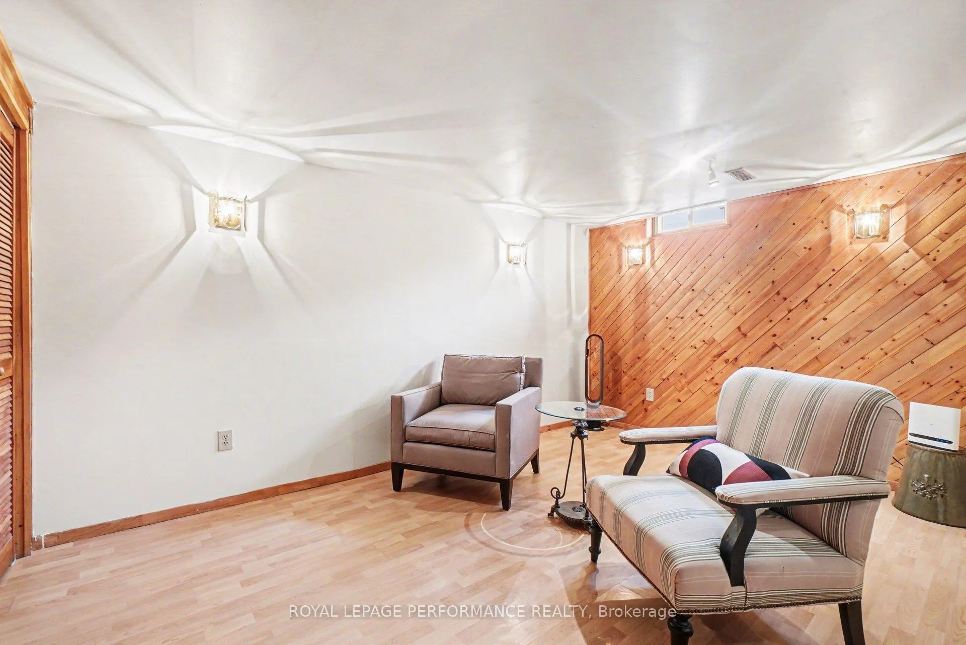 Photo 28 of 299 Mockingbird Drive, Ottawa, Chatelaine Village — HOMEH