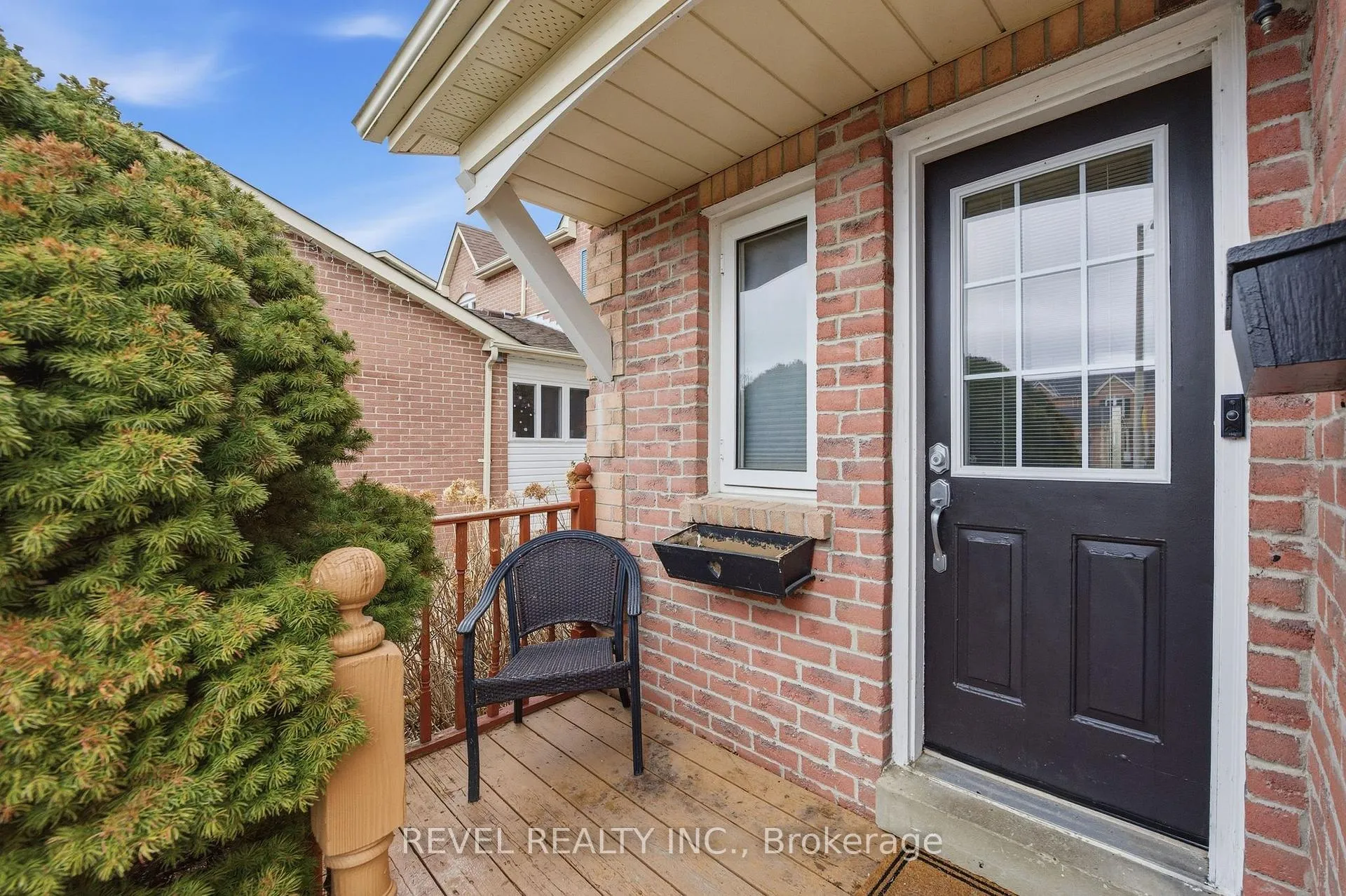 Photo 5 of 13 Rollo Drive, Ajax, South East — HOMEH