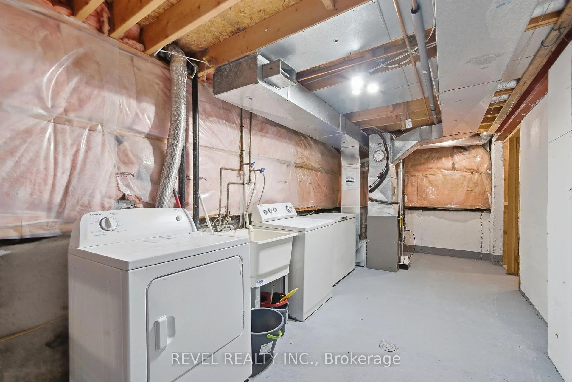Photo 24 of 13 Rollo Drive, Ajax, South East — HOMEH