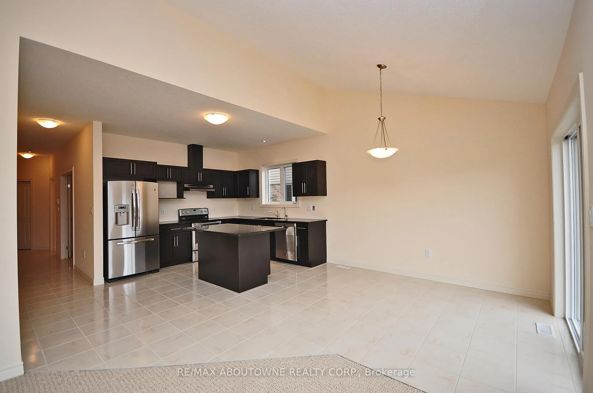 Photo 5 of Unit Upper, 31 Severn Drive, Guelph, Grange Road — HOMEH