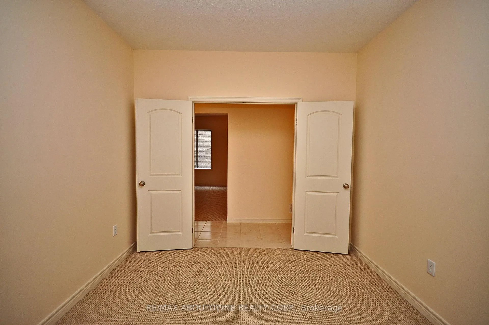 Photo 14 of Unit Upper, 31 Severn Drive, Guelph, Grange Road — HOMEH