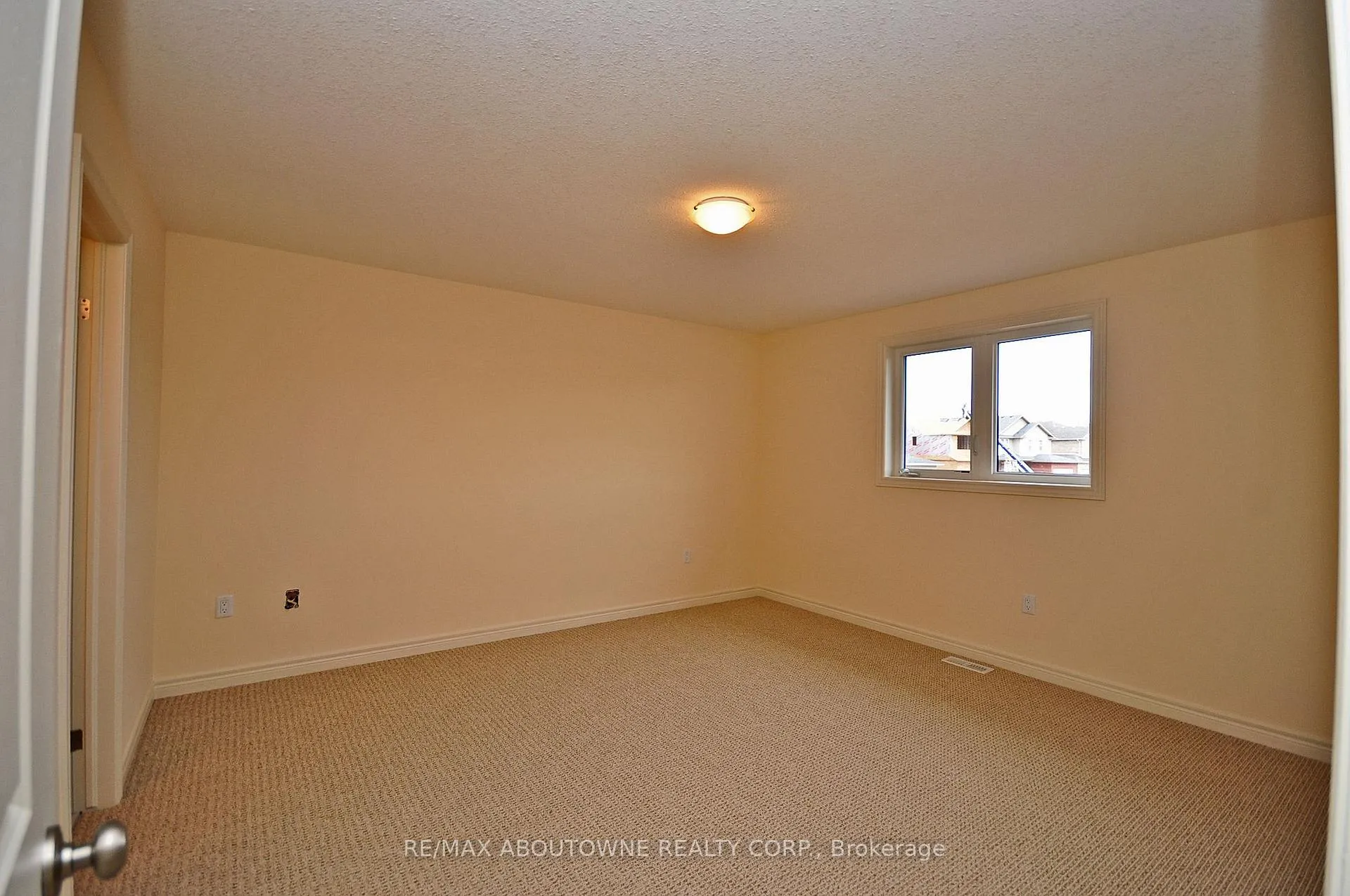 Photo 17 of Unit Upper, 31 Severn Drive, Guelph, Grange Road — HOMEH
