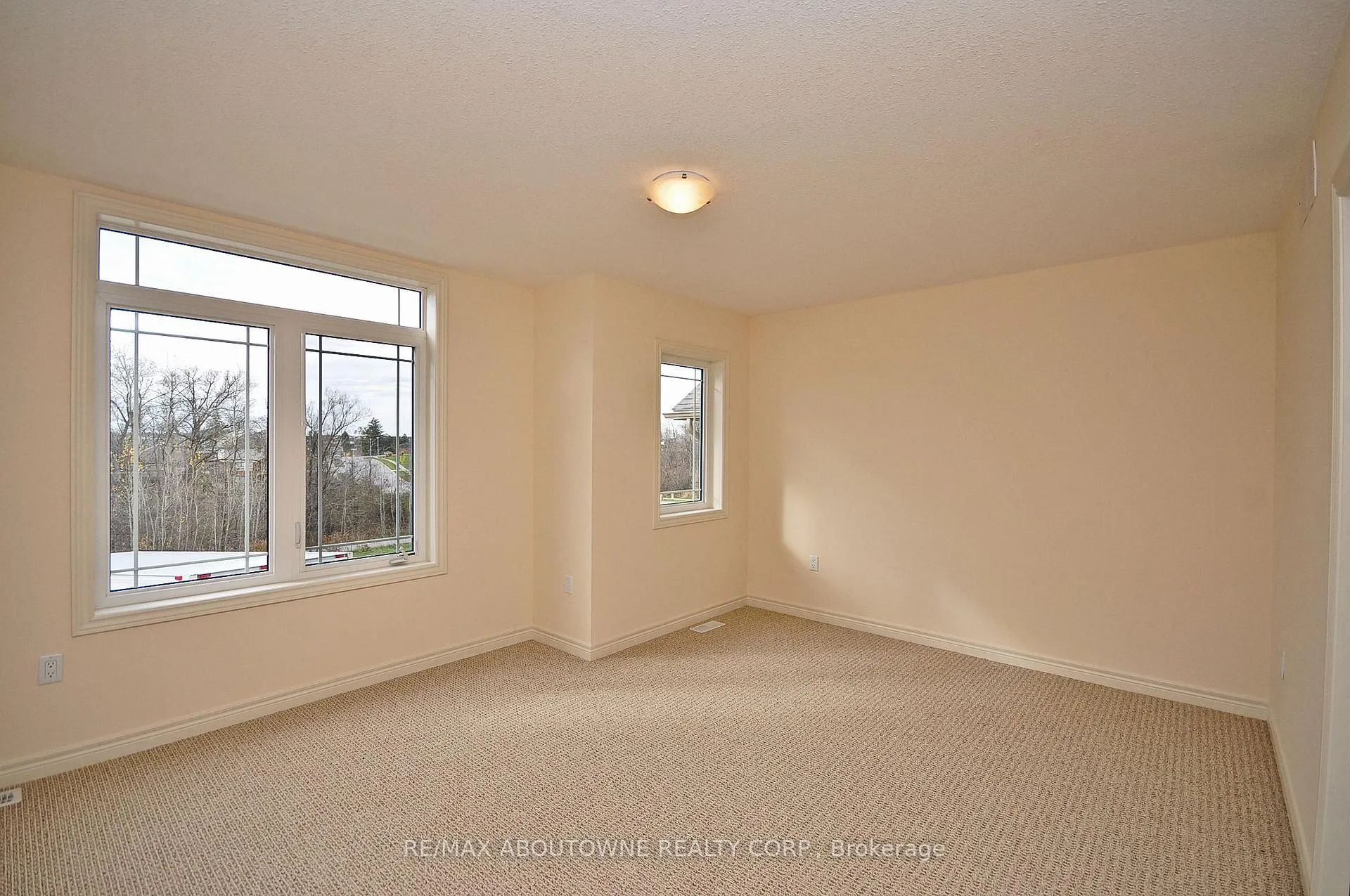 Photo 22 of Unit Upper, 31 Severn Drive, Guelph, Grange Road — HOMEH