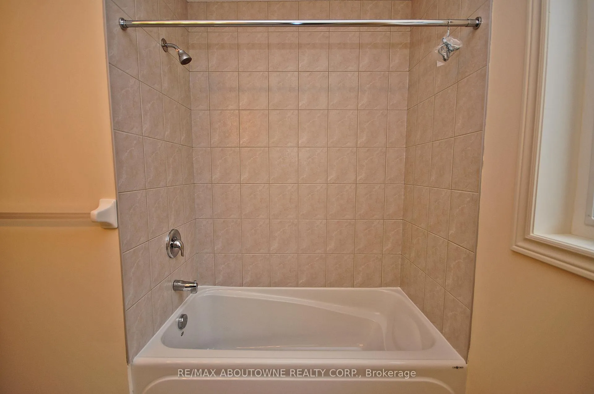 Photo 25 of Unit Upper, 31 Severn Drive, Guelph, Grange Road — HOMEH