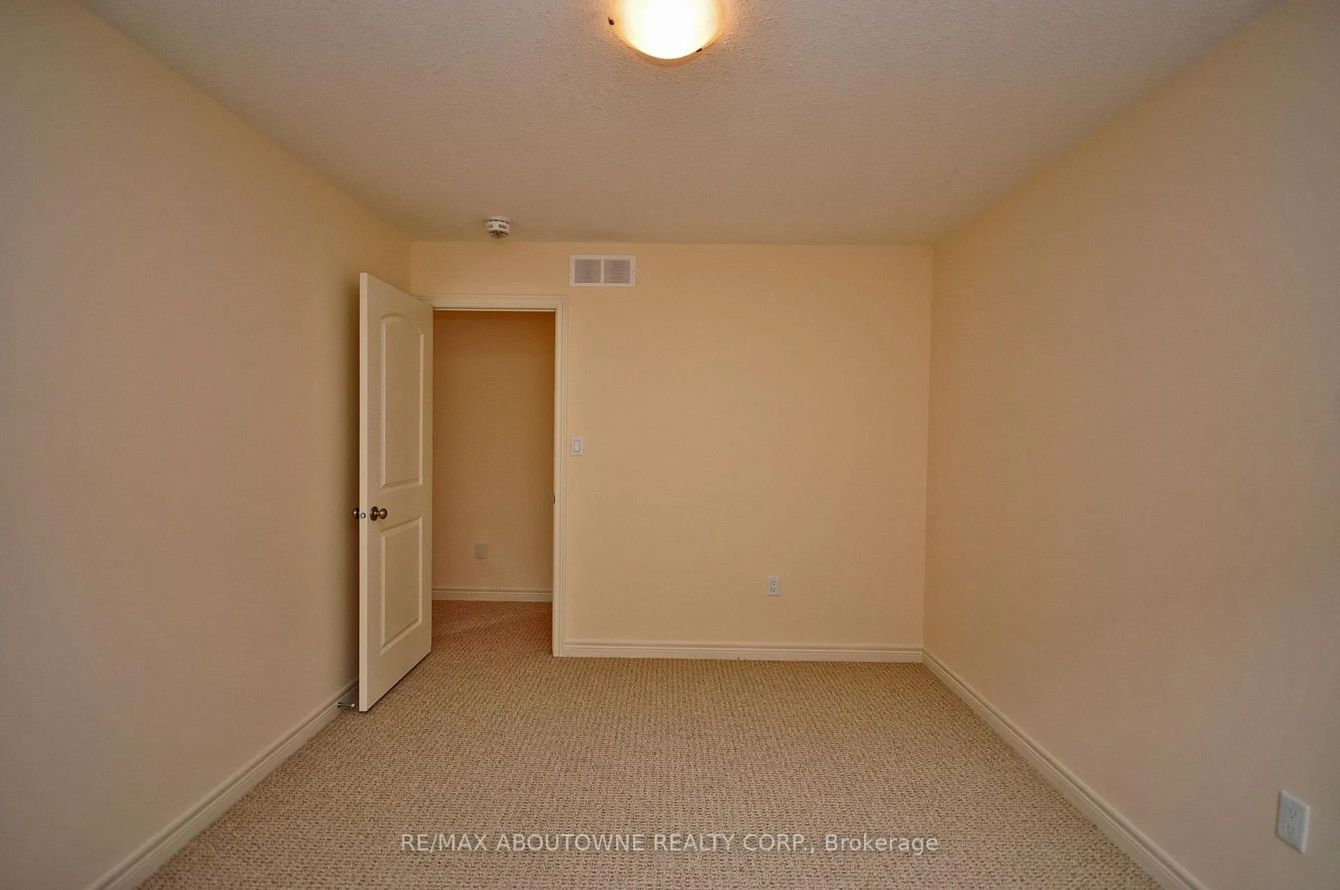 Photo 27 of Unit Upper, 31 Severn Drive, Guelph, Grange Road — HOMEH