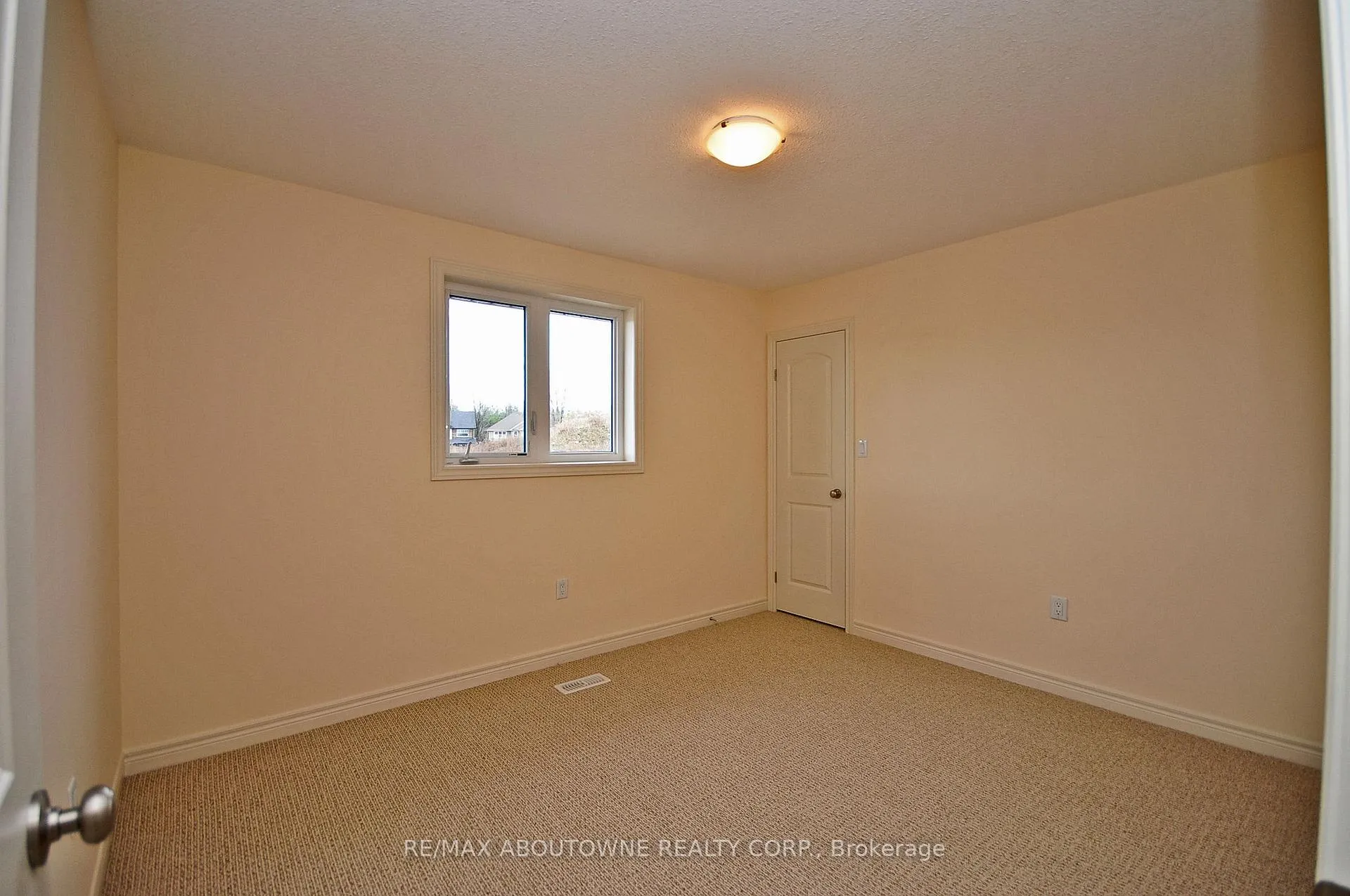 Photo 28 of Unit Upper, 31 Severn Drive, Guelph, Grange Road — HOMEH