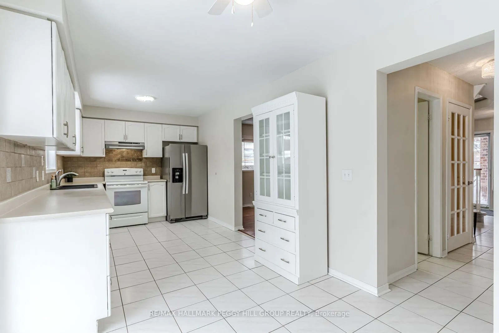 Photo 3 of 79 Girdwood Drive, Barrie, Holly — HOMEH