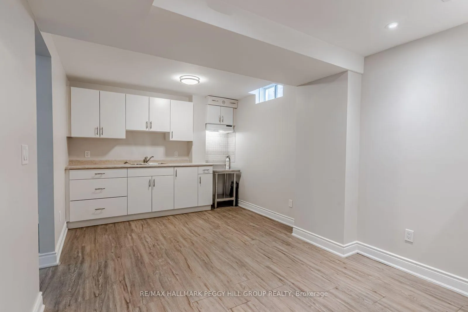 Photo 12 of 79 Girdwood Drive, Barrie, Holly — HOMEH