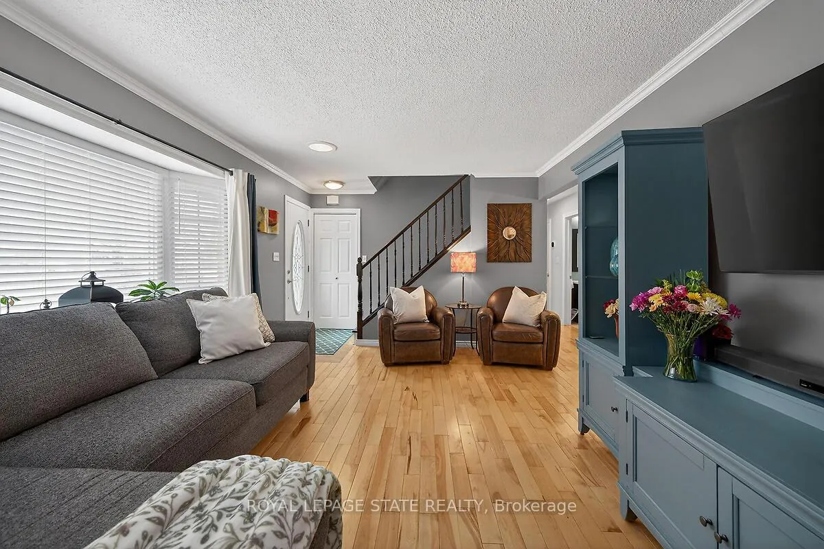 Photo 5 of 33 Abraham Drive, St. Catharines, Lakeshore — HOMEH