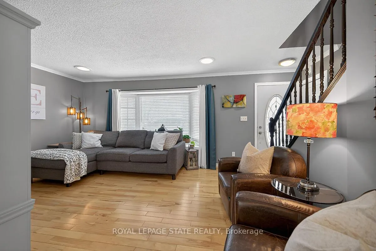 Photo 7 of 33 Abraham Drive, St. Catharines, Lakeshore — HOMEH