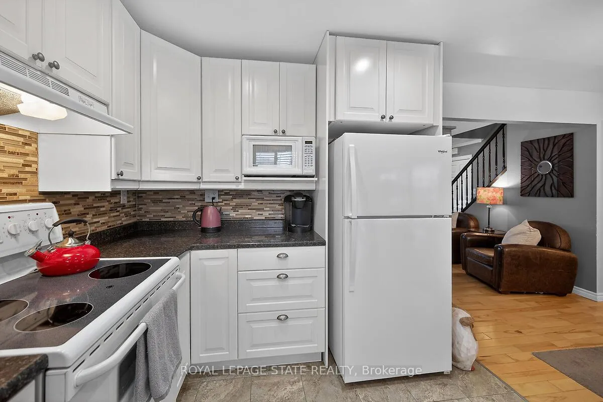 Photo 12 of 33 Abraham Drive, St. Catharines, Lakeshore — HOMEH