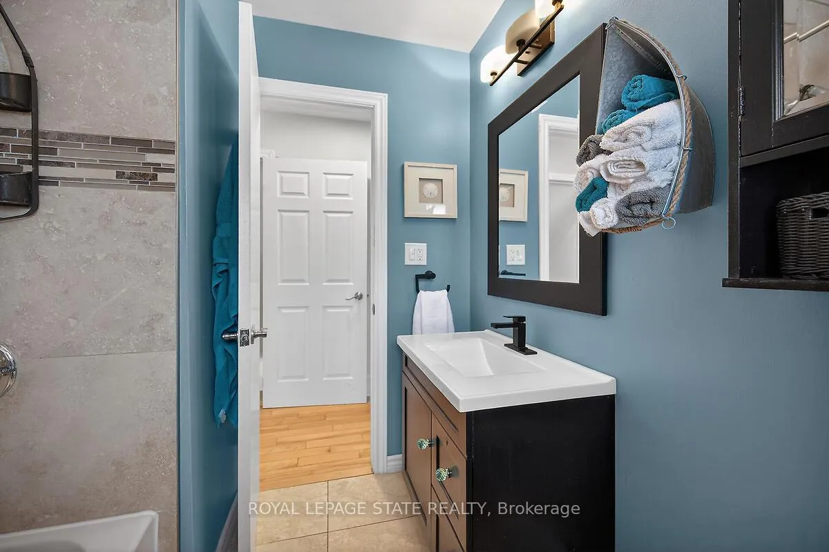 Photo 16 of 33 Abraham Drive, St. Catharines, Lakeshore — HOMEH