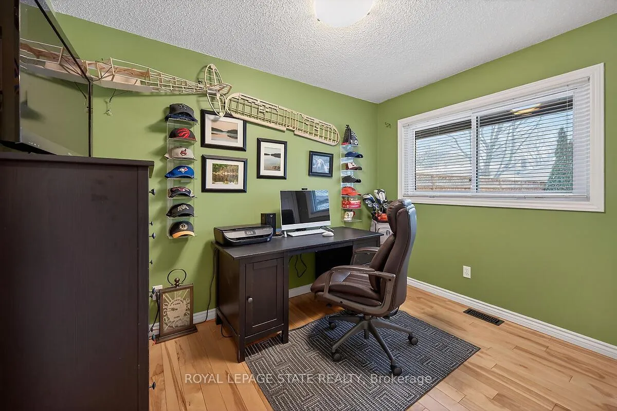 Photo 21 of 33 Abraham Drive, St. Catharines, Lakeshore — HOMEH