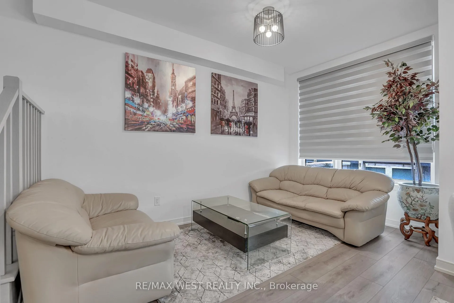 Photo 6 of 118 Blue Forest Crescent, Barrie, Innis-Shore — HOMEH