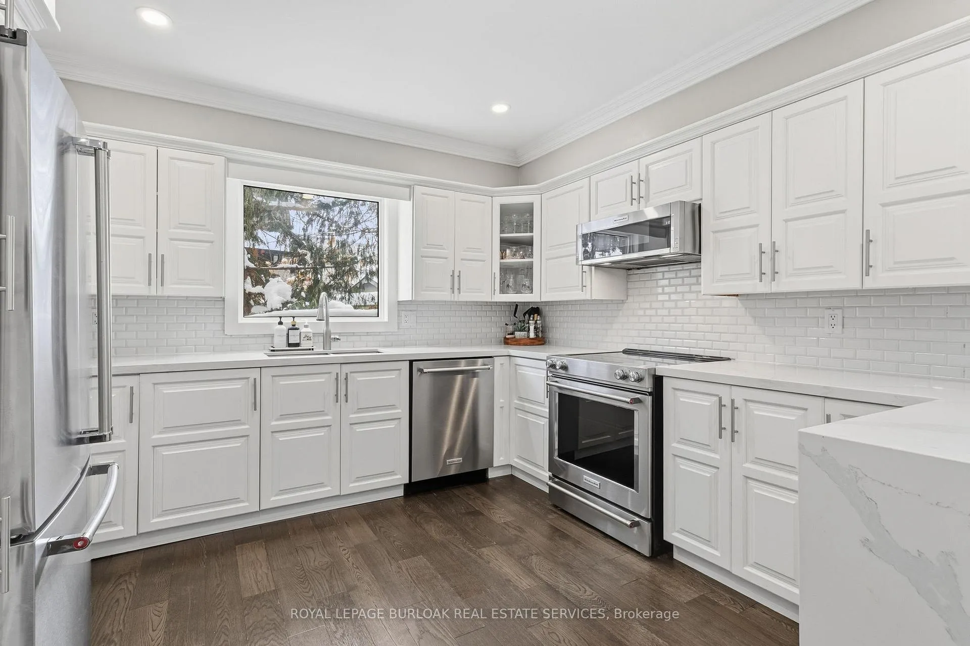 Photo 7 of 946 Nora Drive, Burlington, LaSalle — HOMEH