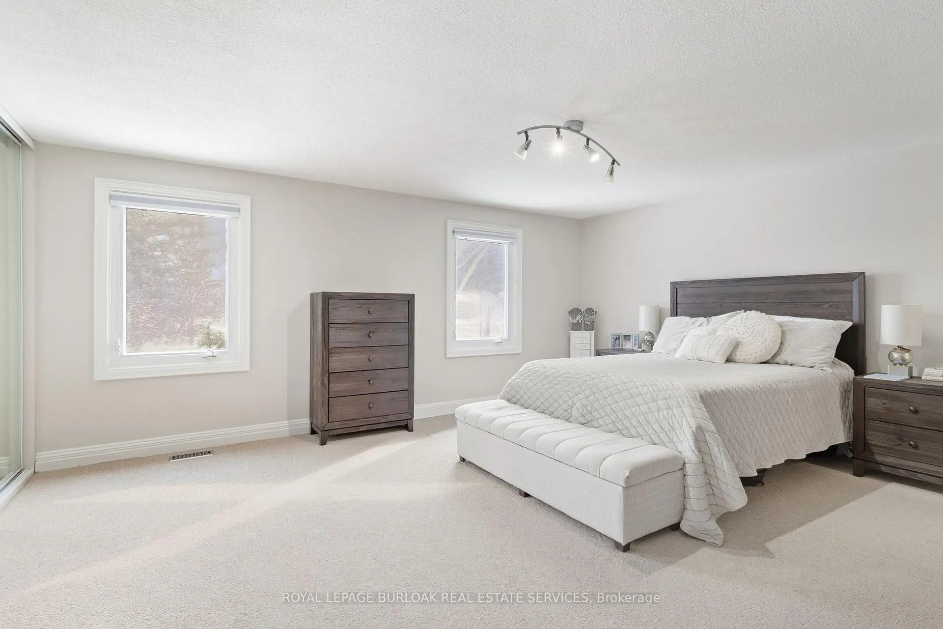 Photo 18 of 946 Nora Drive, Burlington, LaSalle — HOMEH
