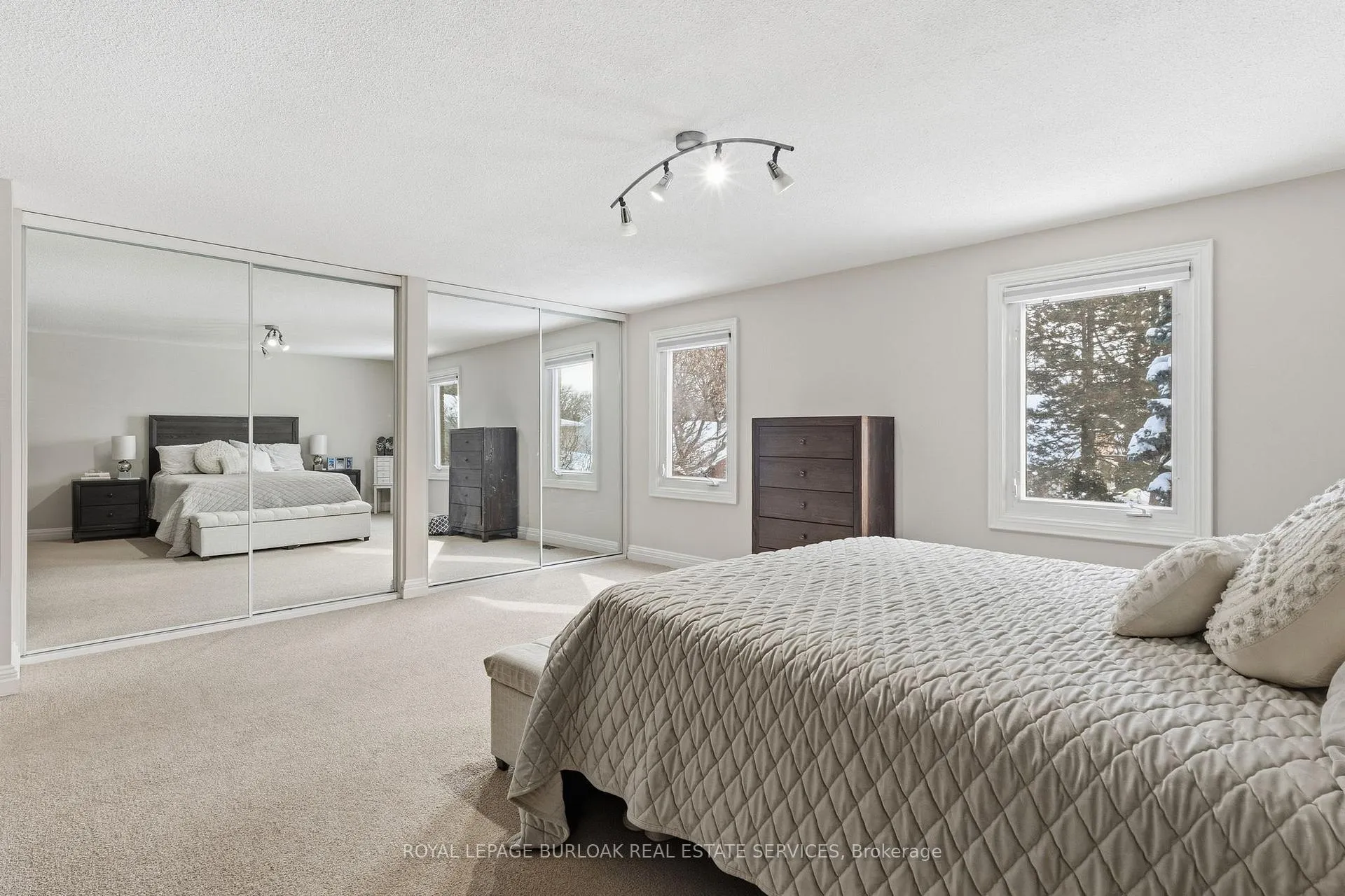 Photo 19 of 946 Nora Drive, Burlington, LaSalle — HOMEH