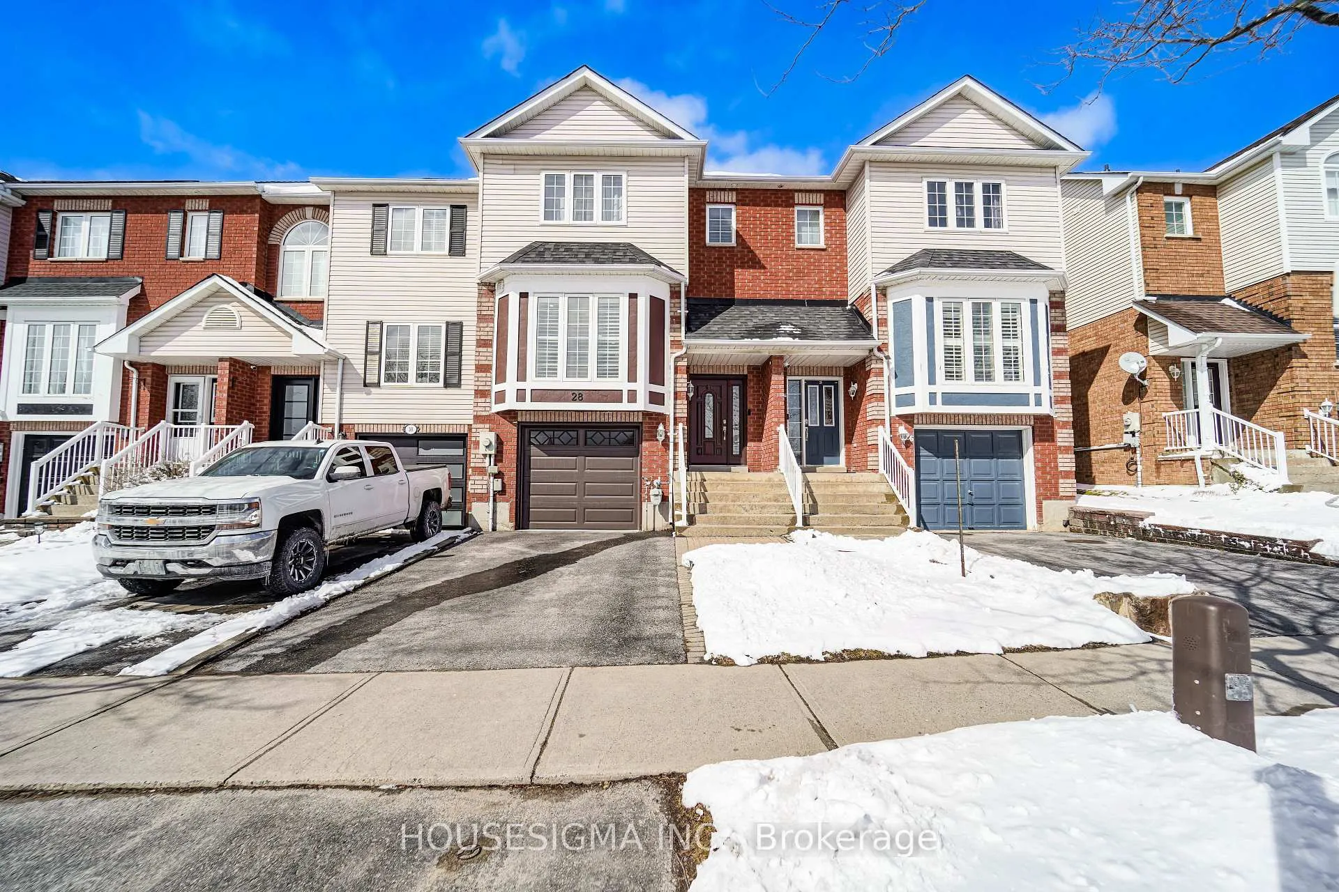 Photo 3 of 28 Kilgannon Avenue, Clarington, Courtice — HOMEH