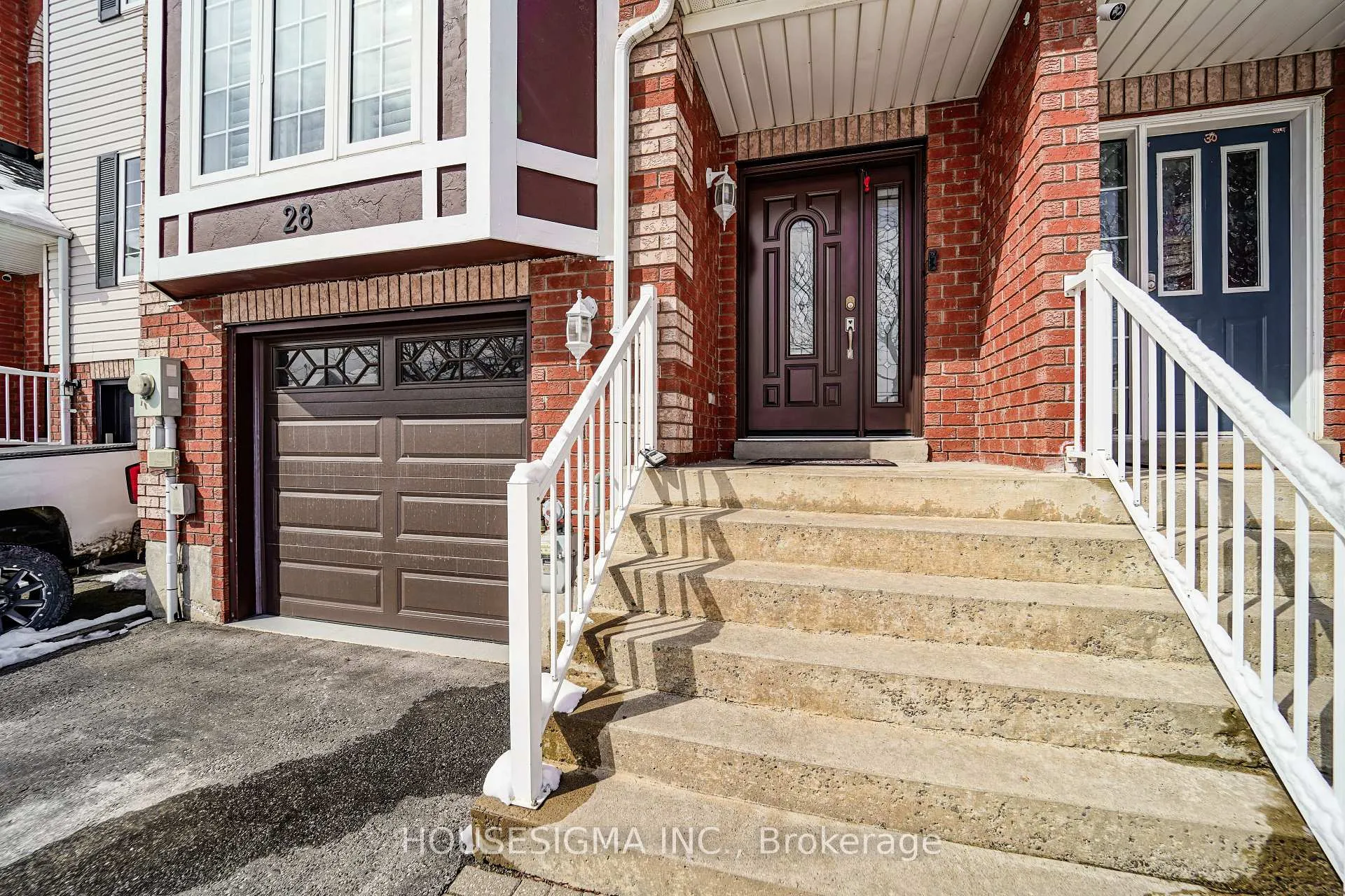 Photo 5 of 28 Kilgannon Avenue, Clarington, Courtice — HOMEH