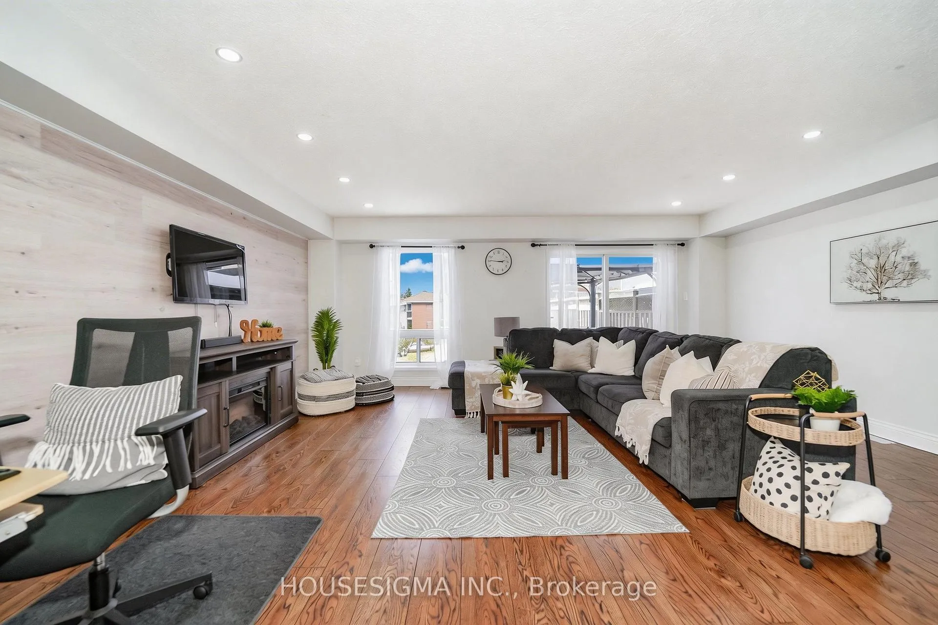 Photo 9 of 28 Kilgannon Avenue, Clarington, Courtice — HOMEH