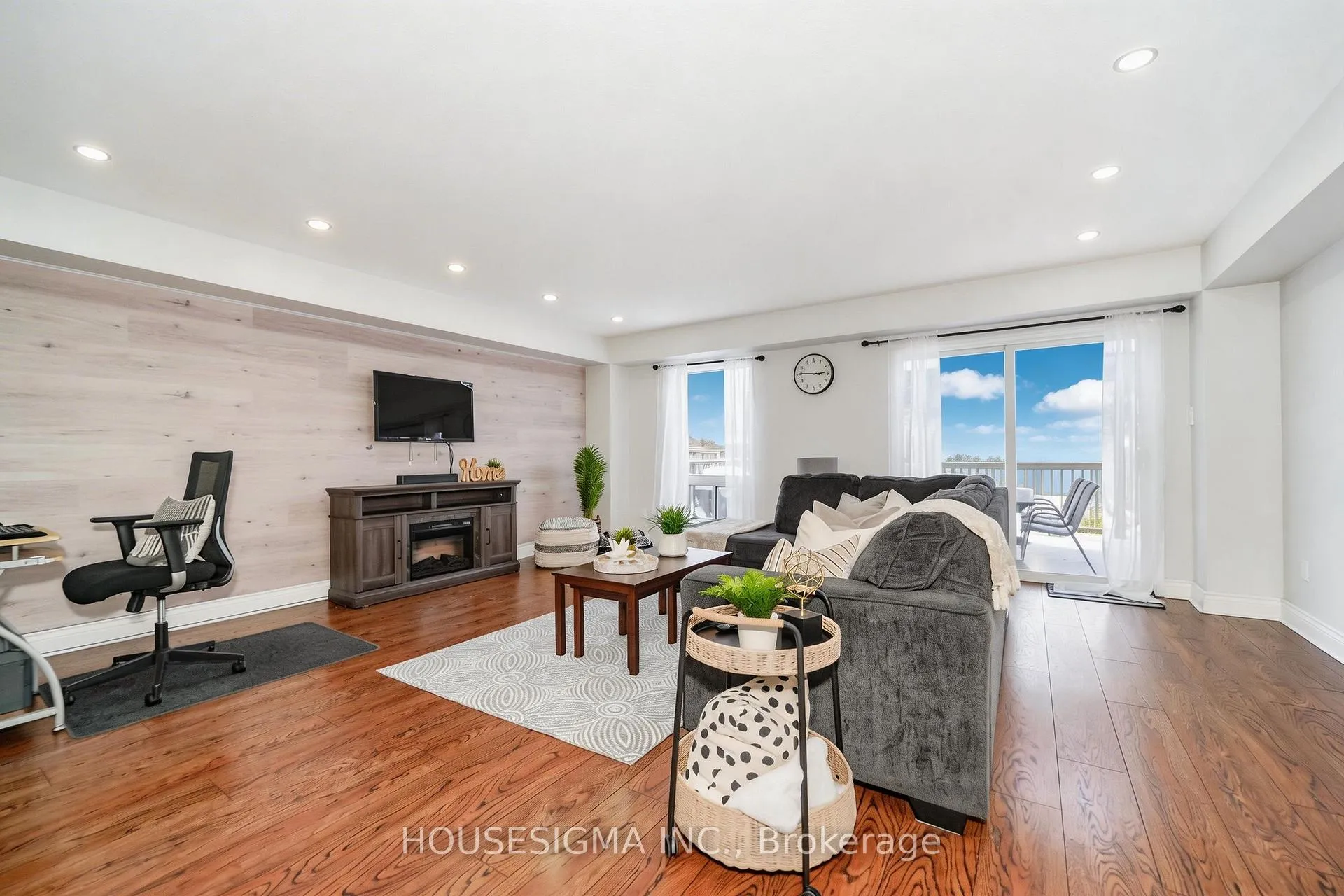 Photo 10 of 28 Kilgannon Avenue, Clarington, Courtice — HOMEH