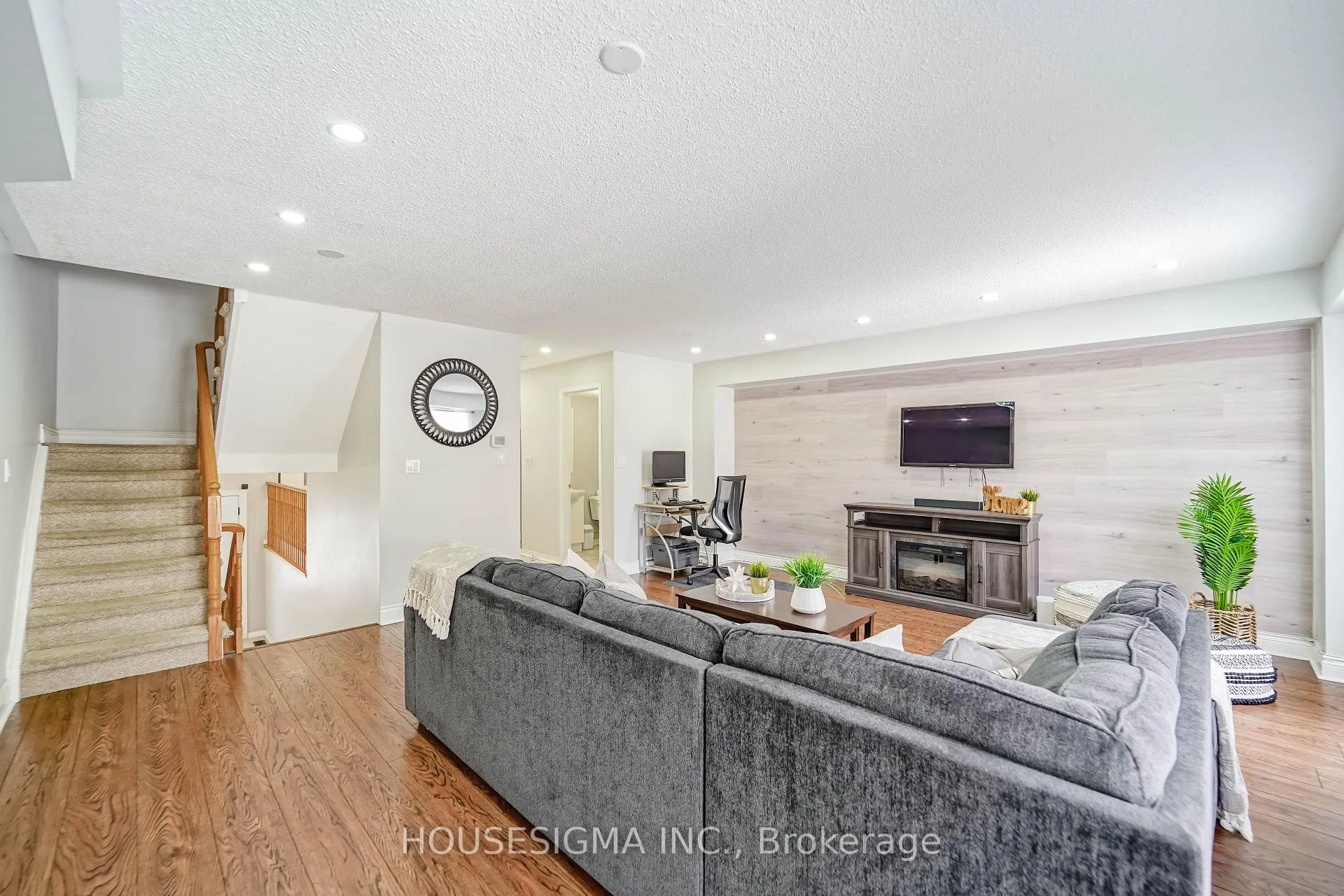 Photo 11 of 28 Kilgannon Avenue, Clarington, Courtice — HOMEH