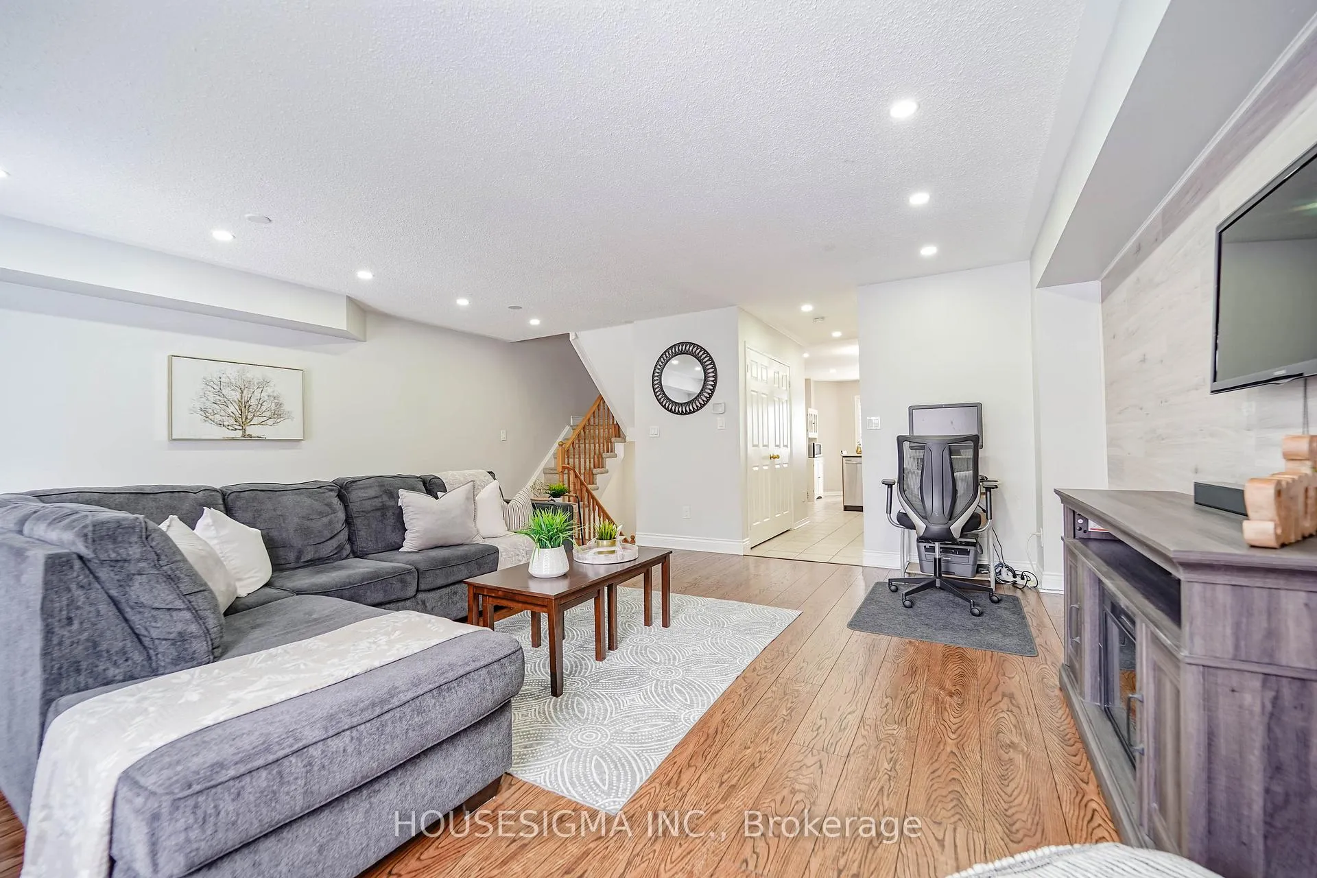 Photo 13 of 28 Kilgannon Avenue, Clarington, Courtice — HOMEH