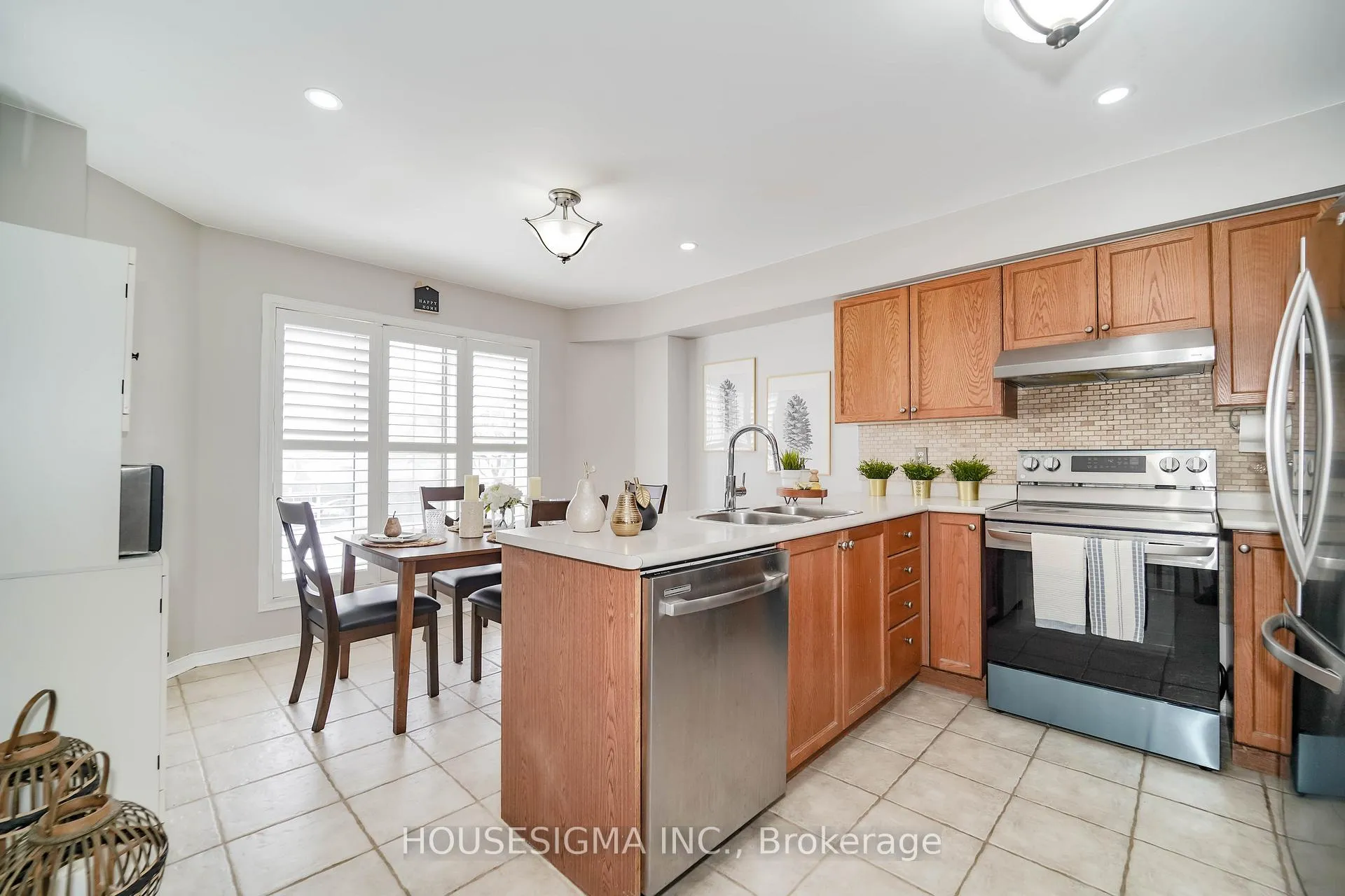 Photo 16 of 28 Kilgannon Avenue, Clarington, Courtice — HOMEH