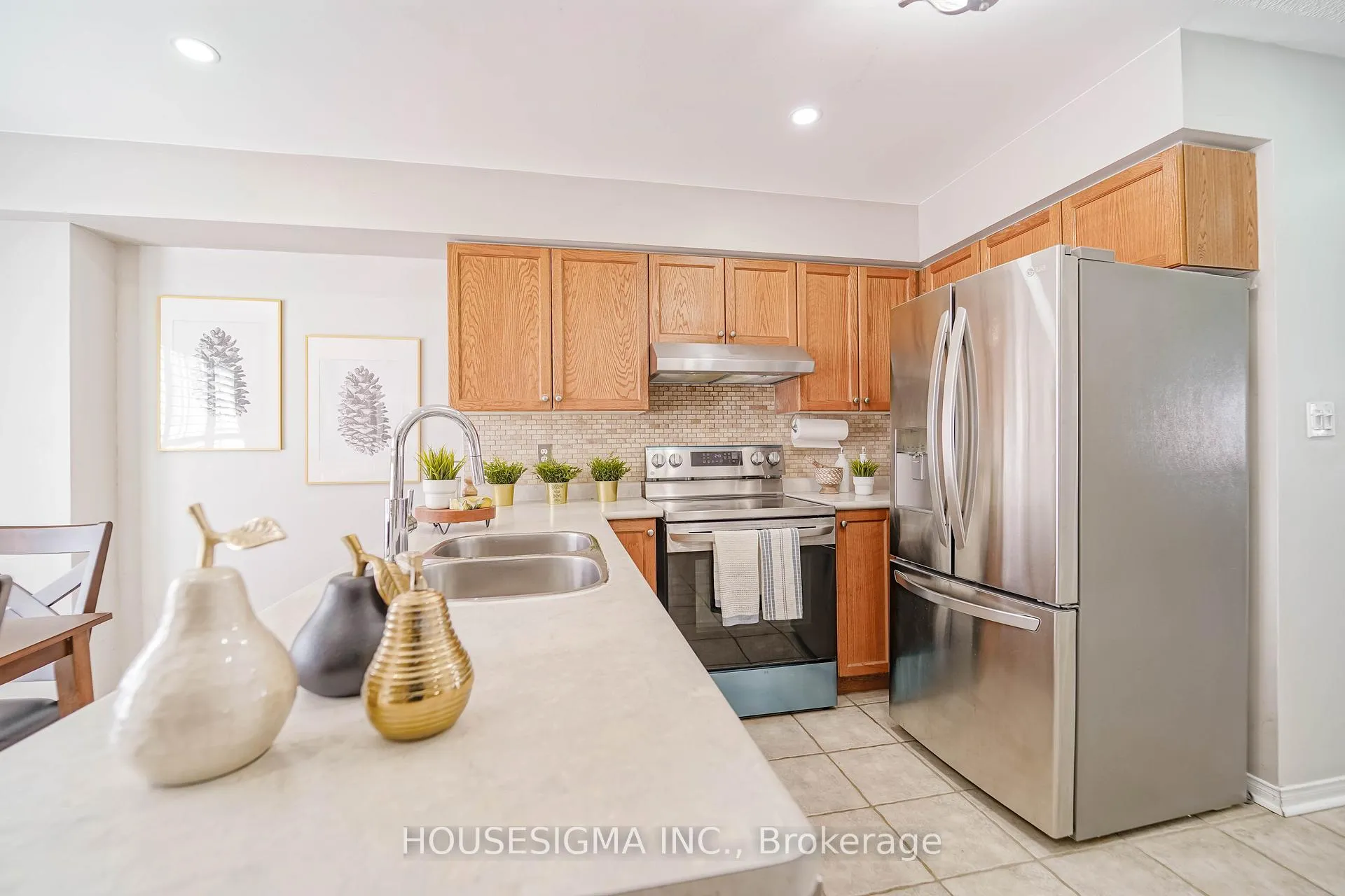 Photo 18 of 28 Kilgannon Avenue, Clarington, Courtice — HOMEH