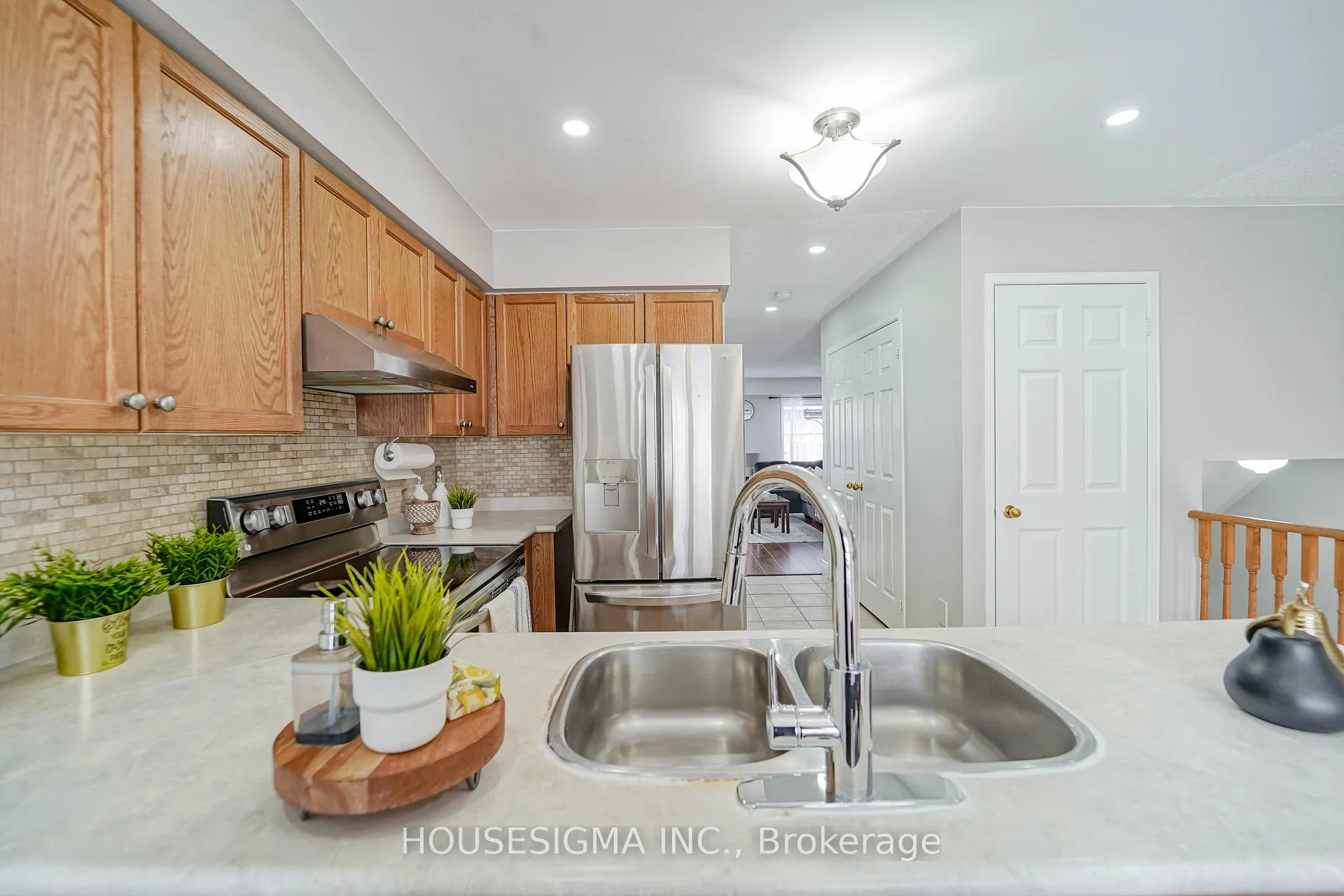 Photo 20 of 28 Kilgannon Avenue, Clarington, Courtice — HOMEH